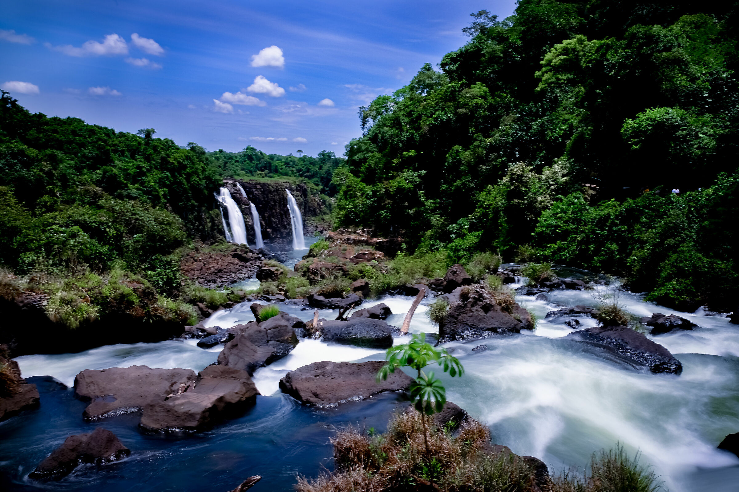 Iguazu falls 18mm, f:11, 1 sec, Iso 400 (Filter nd)...