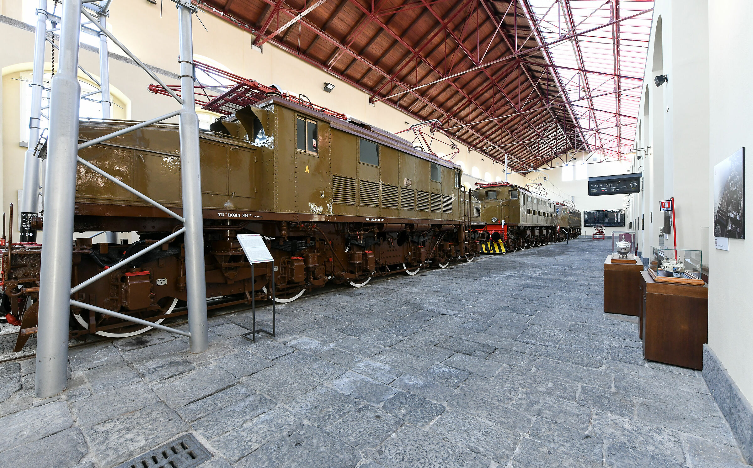 Museo Nazionale Ferroviario di Pietrarsa (Na)...