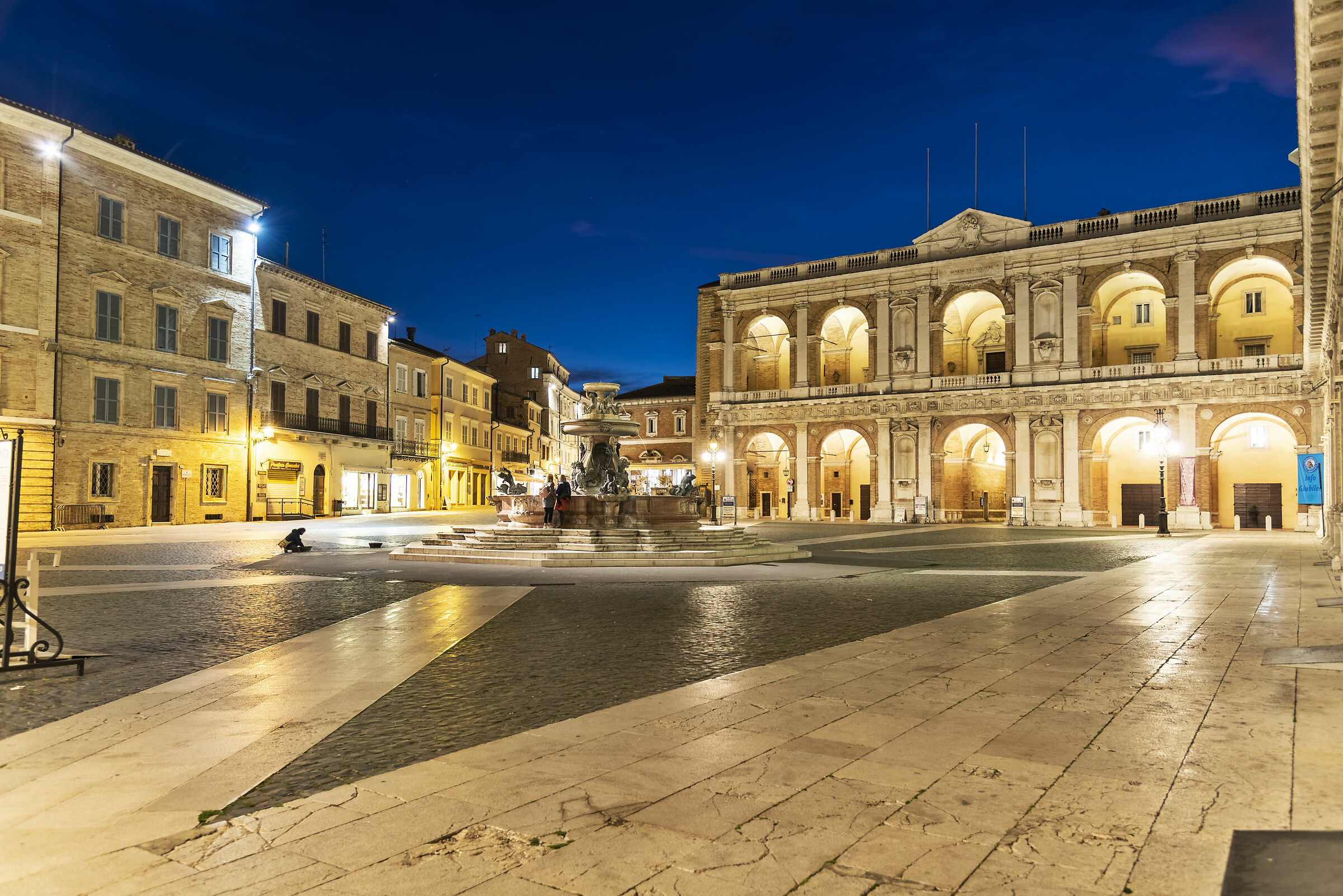 Loreto the square...