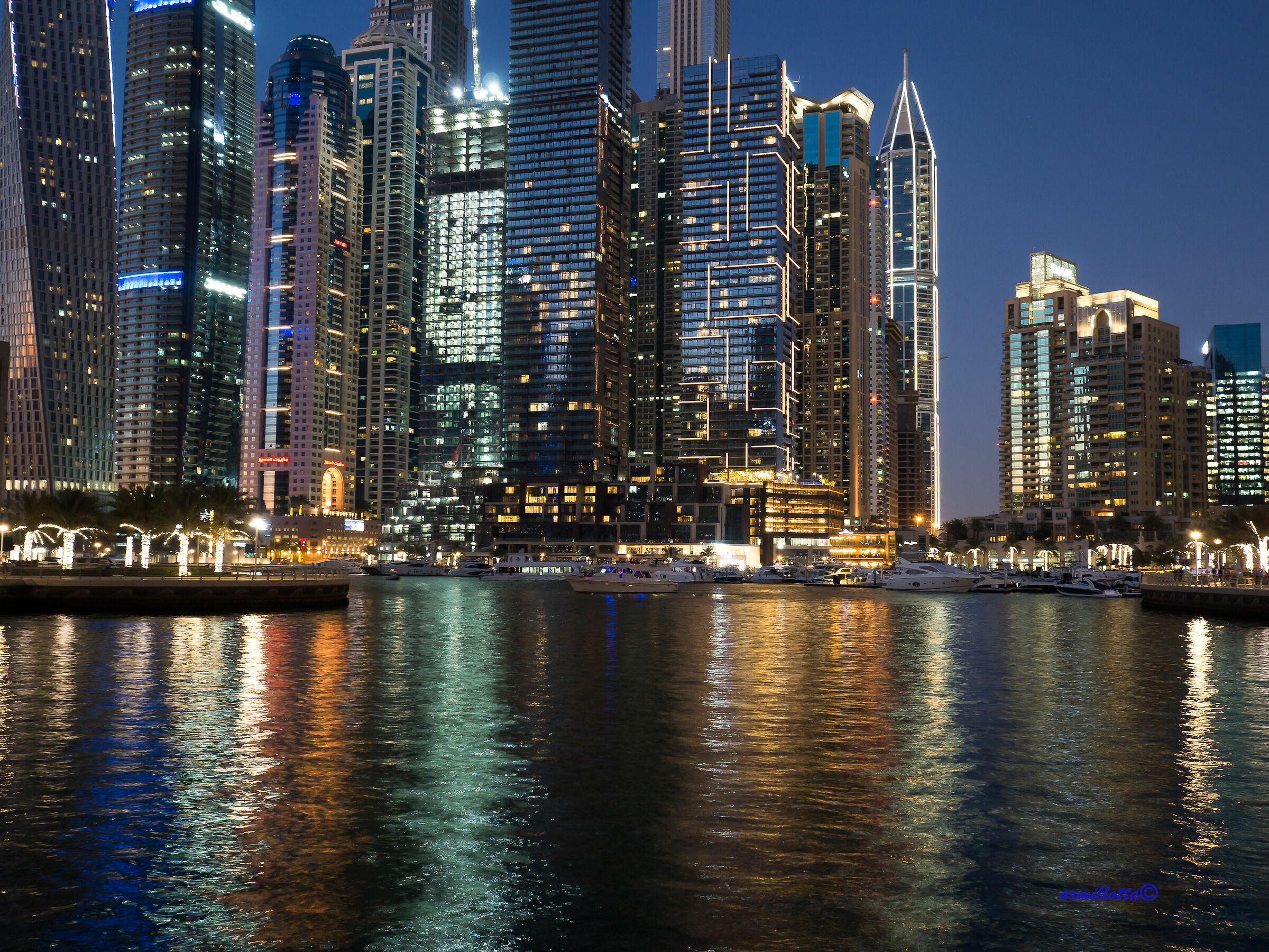 skyline Dubai Marina 4...