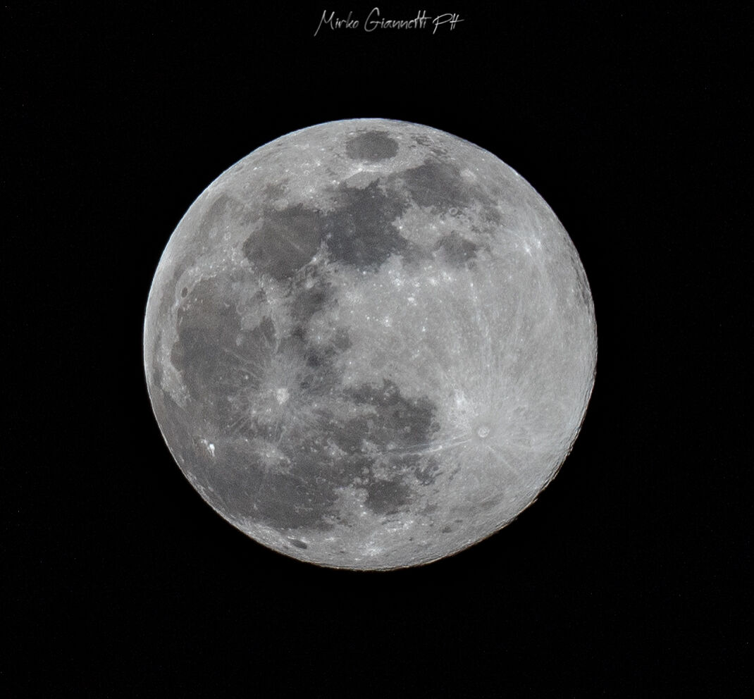 The Great Moon in Quarentena... April 2020...
