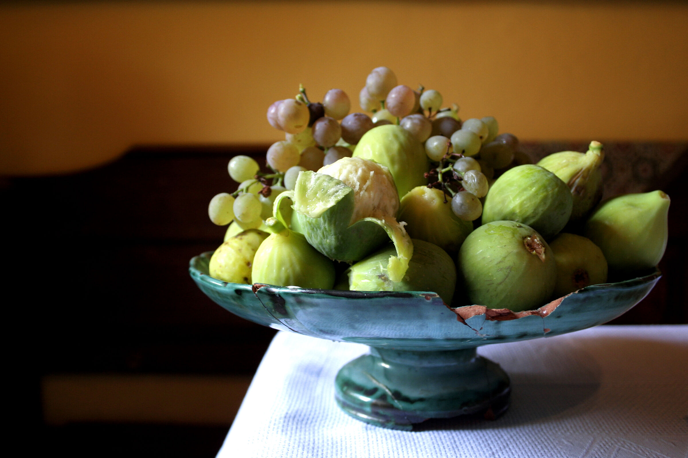 alzatina with figs and grapes...