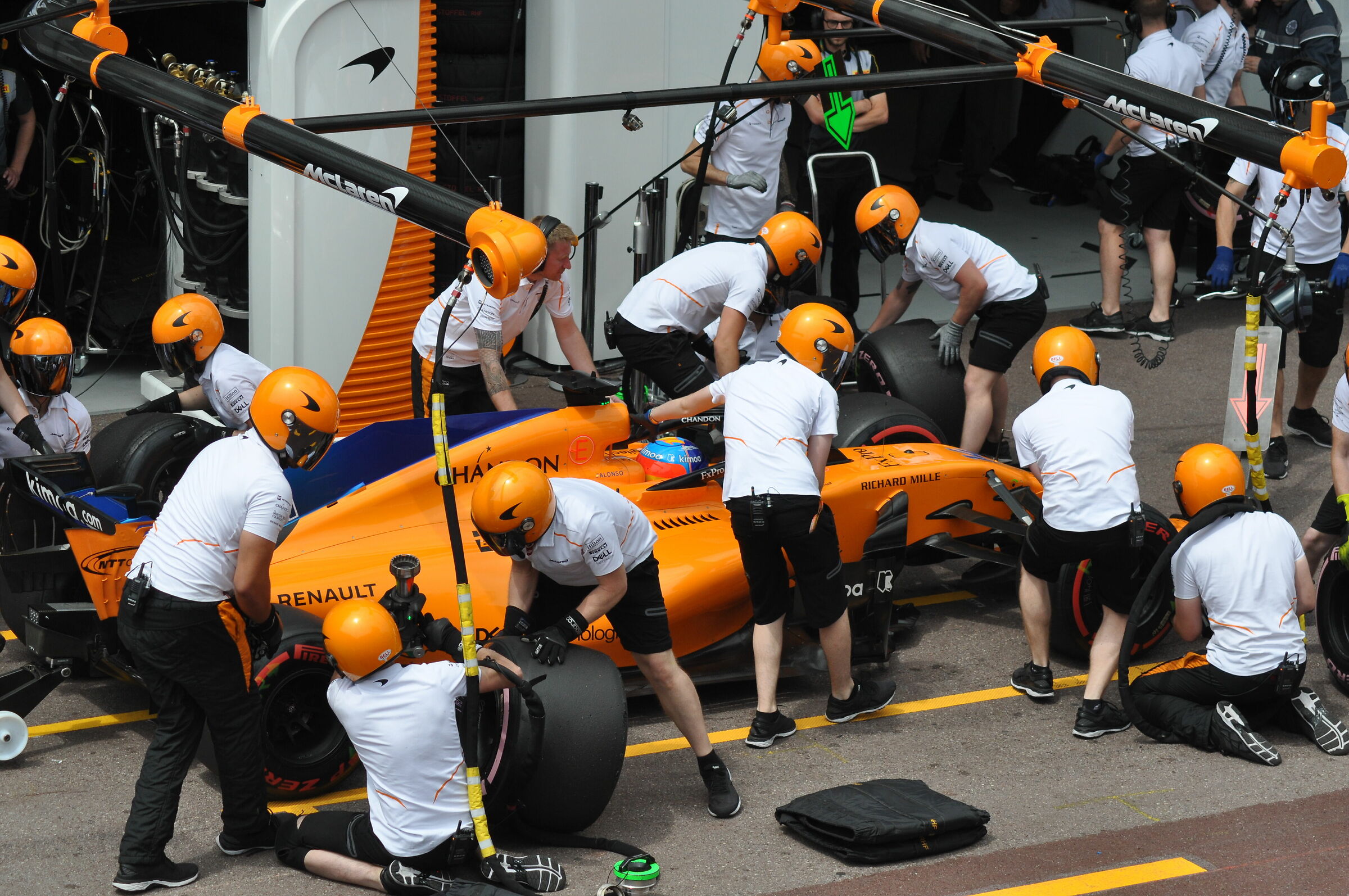 Alonso McLaren Pit Stop...