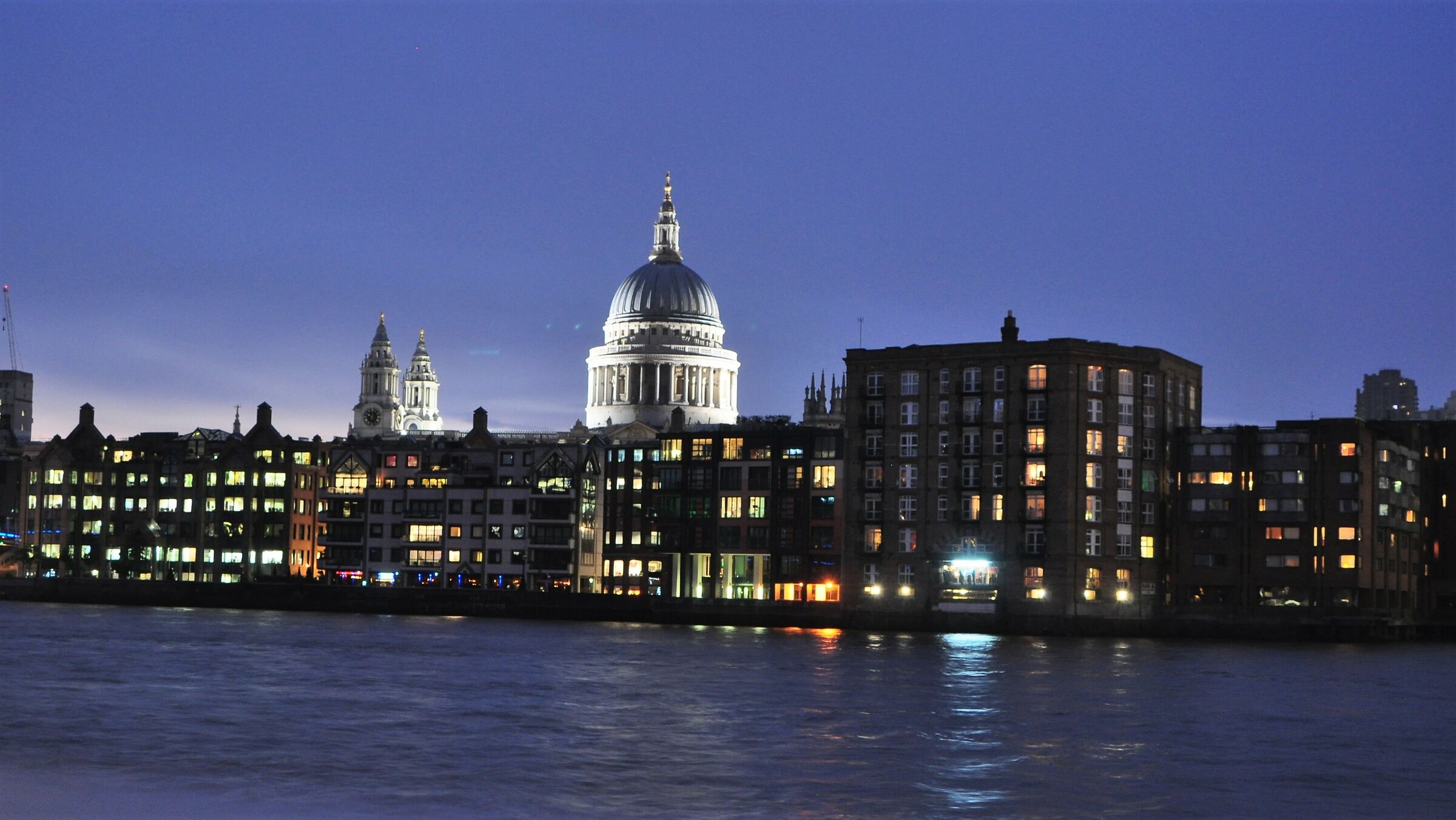 London St Paul Cathedral by the Thames...
