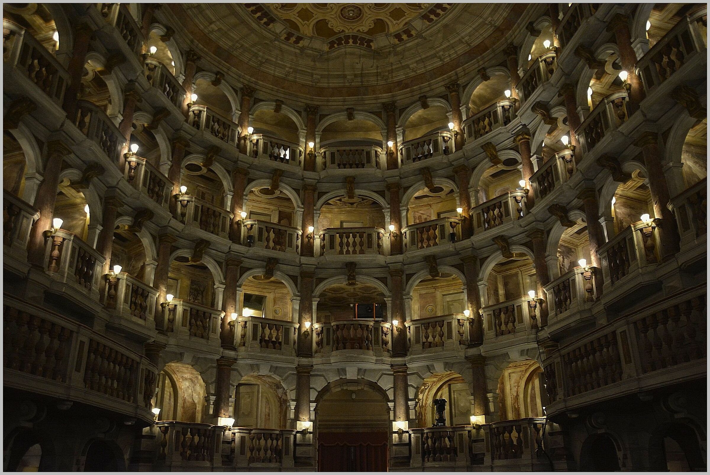 Teatro Bibiena (Teatro Scientifico dell'Accademia)...