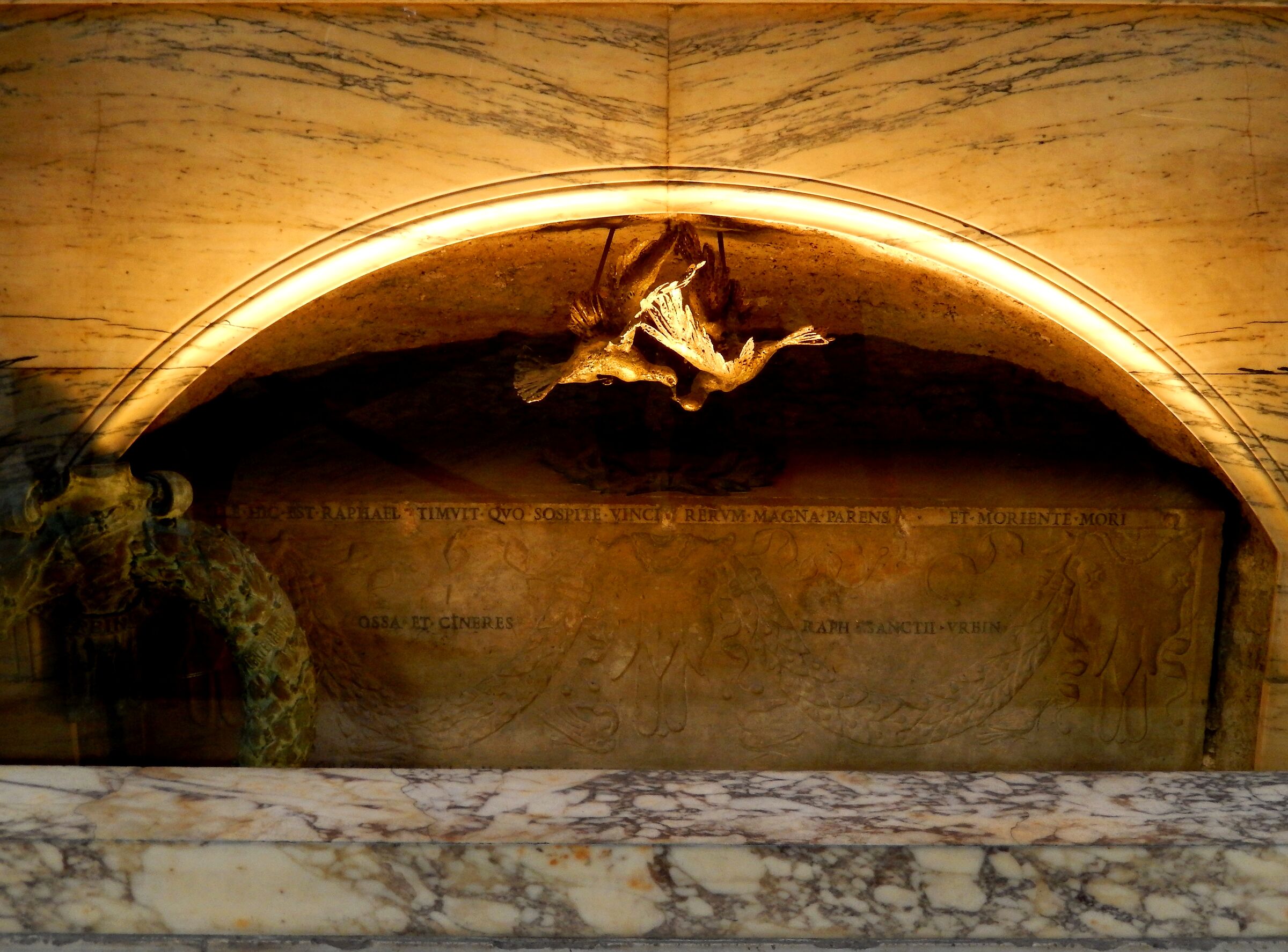 Pantheon "Tomba di Raffaello"...