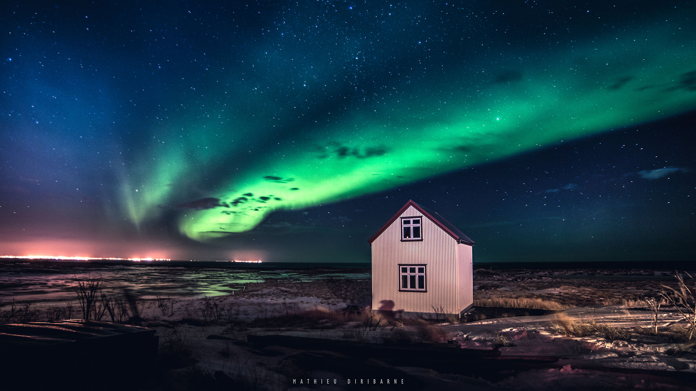 Northern Lights & the lil' house - Iceland...