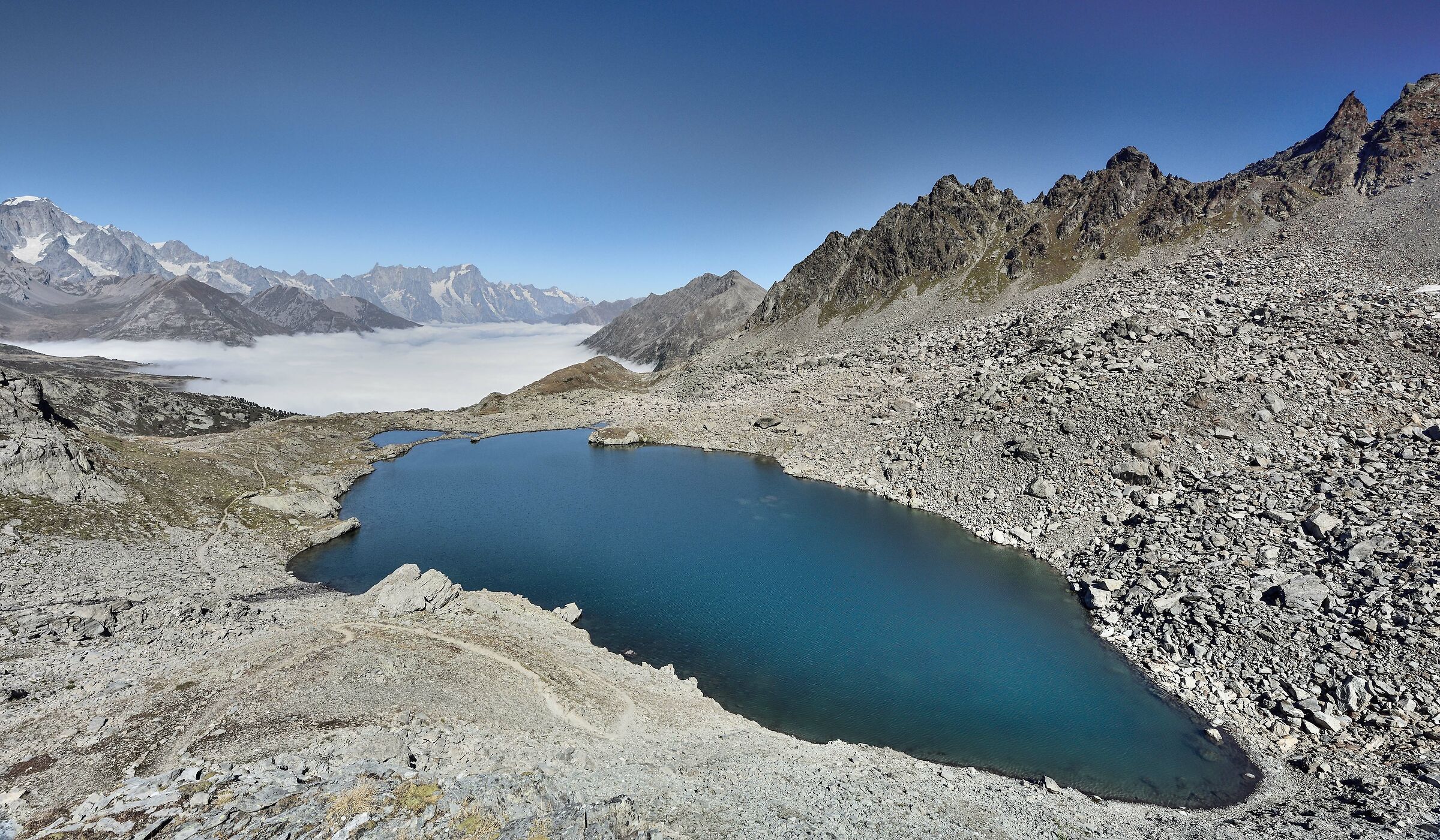 uno dei laghi alti di Tachuy m 2500...