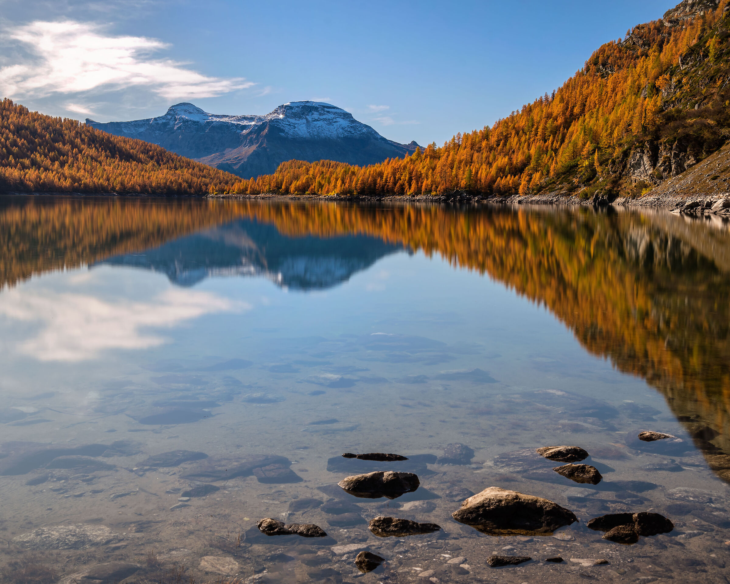 Lake Devero in autumn...
