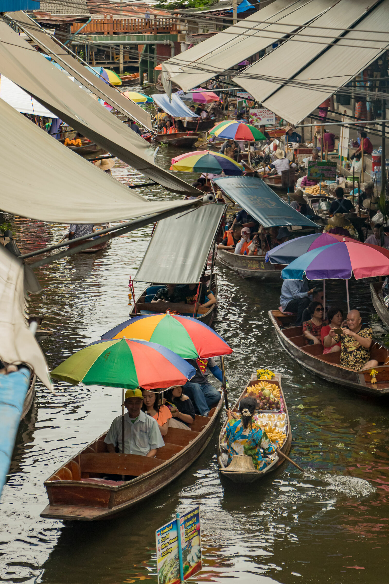 Floating Market by Damnoen Saduak...