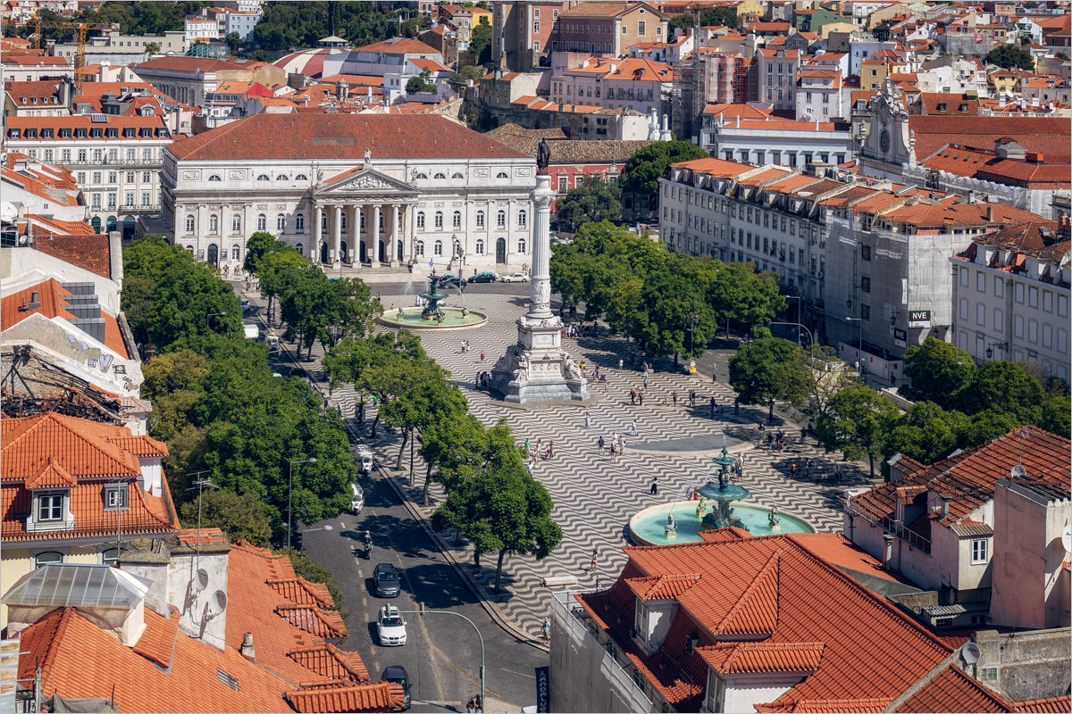 Praça Dom Pedro IV...