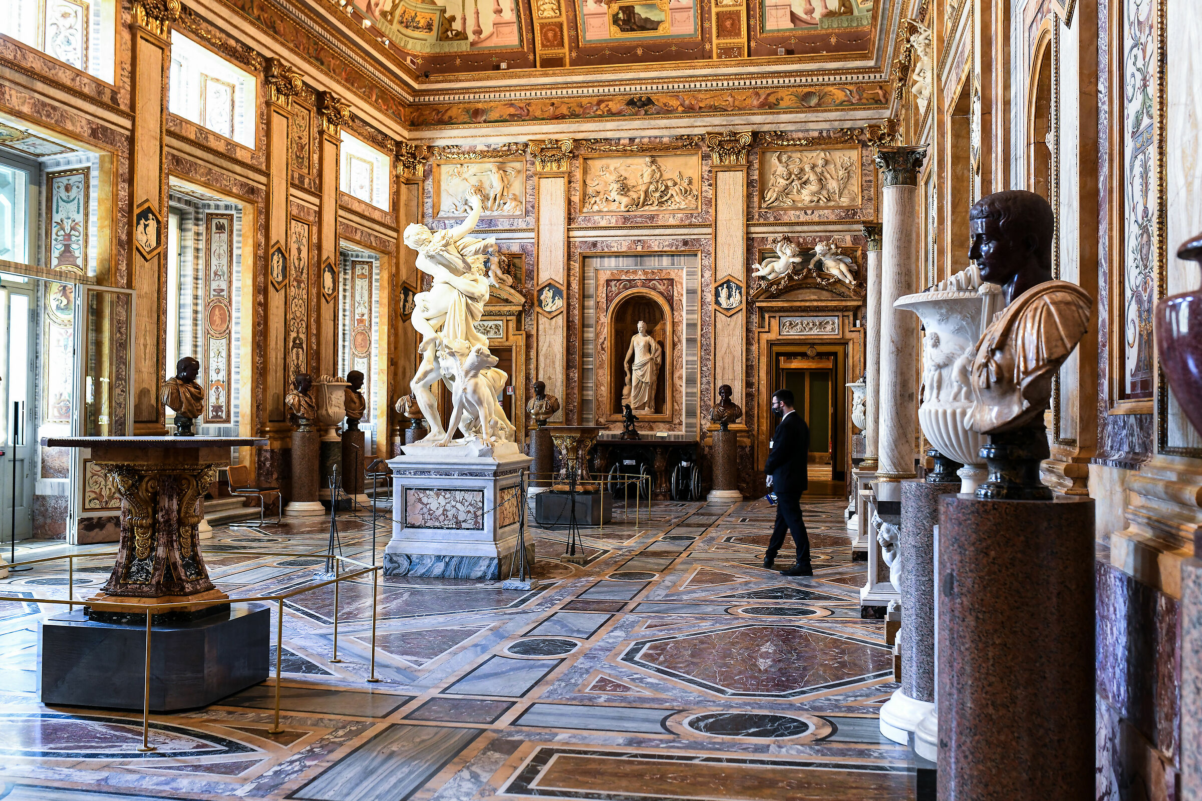 Galleria Borghese-Sala degli Imperatori...
