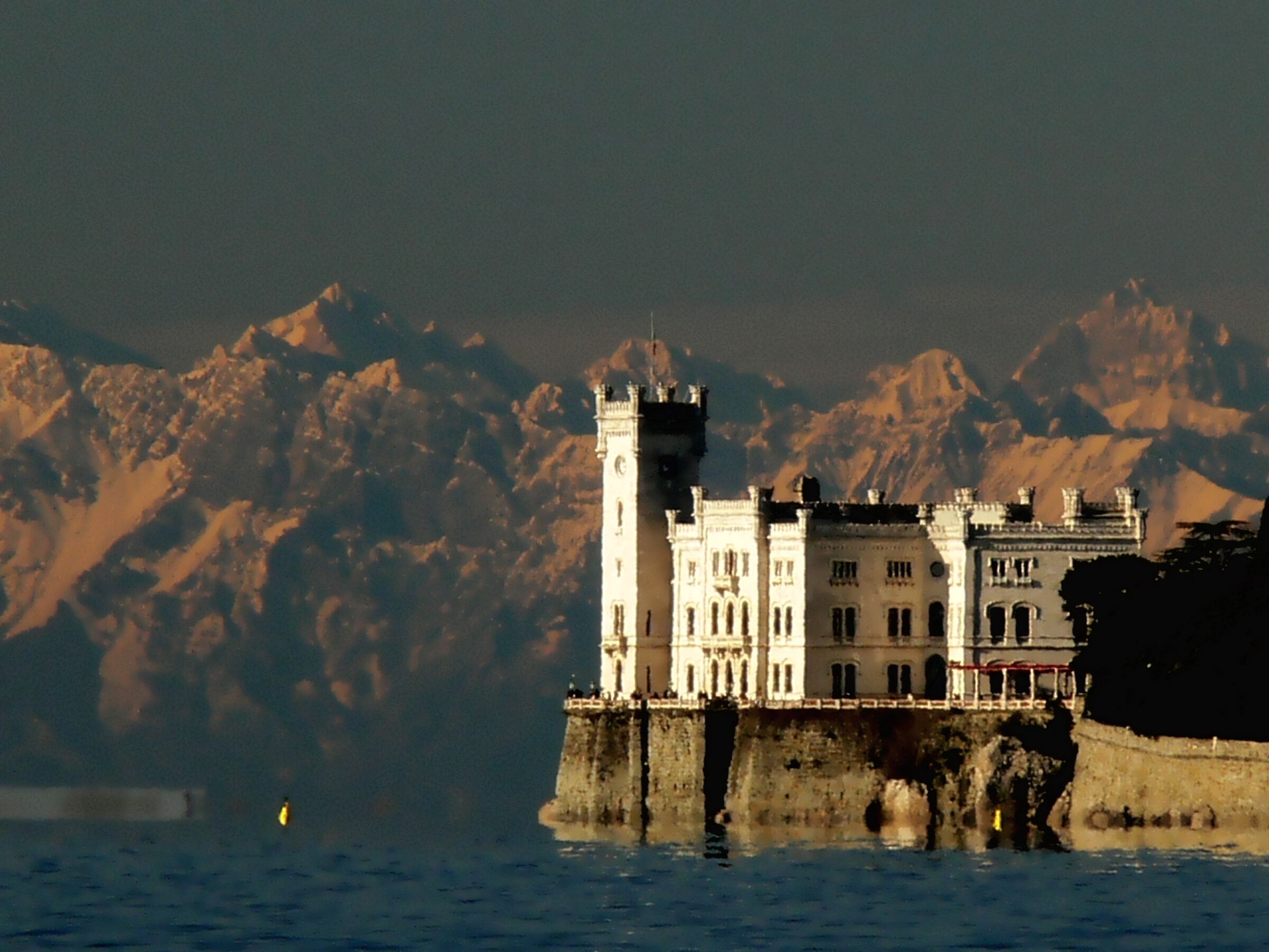 Sea, mountains and castles - F.V.G. ...
