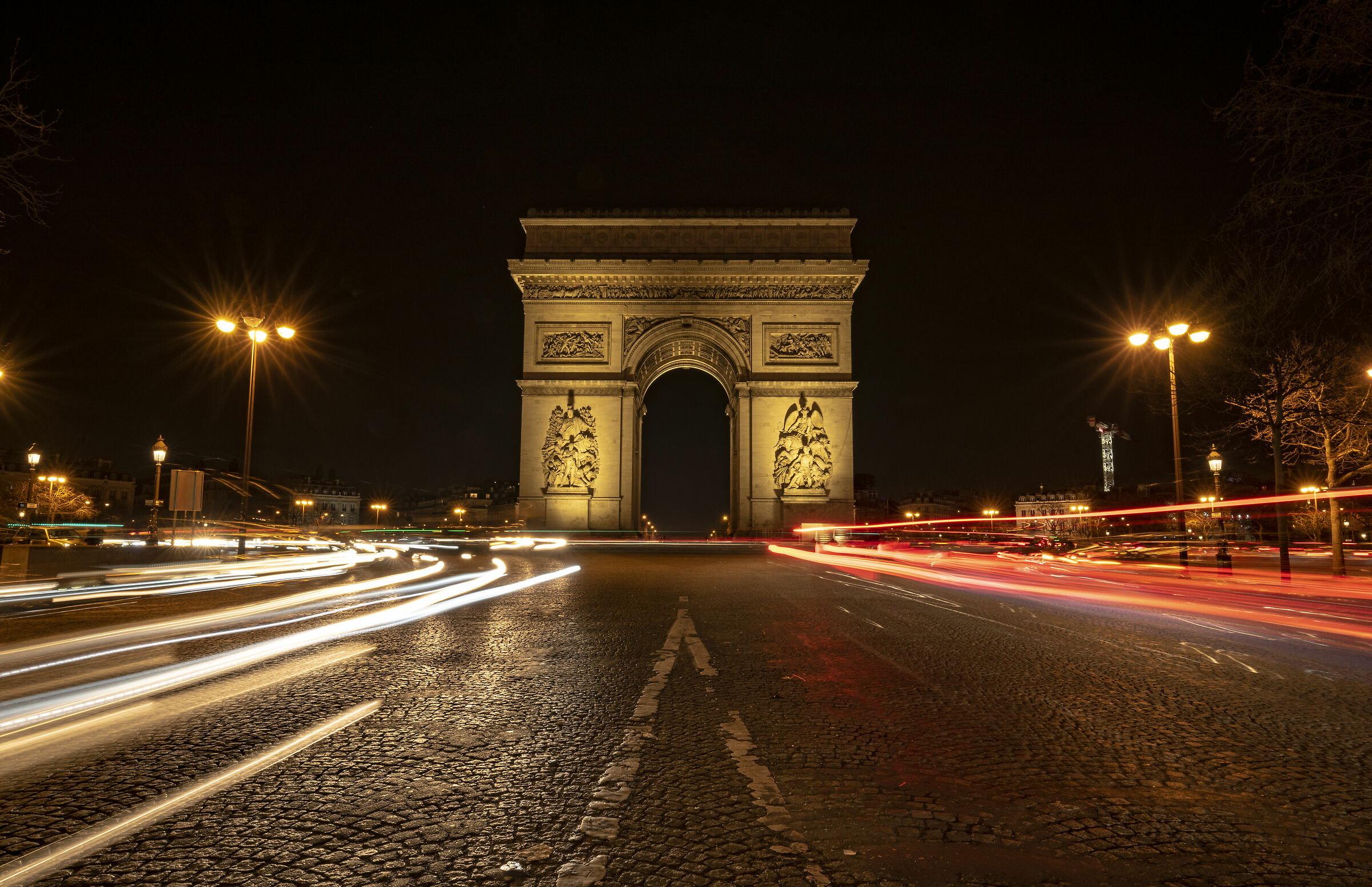 Arc de Triomphe - Paris...