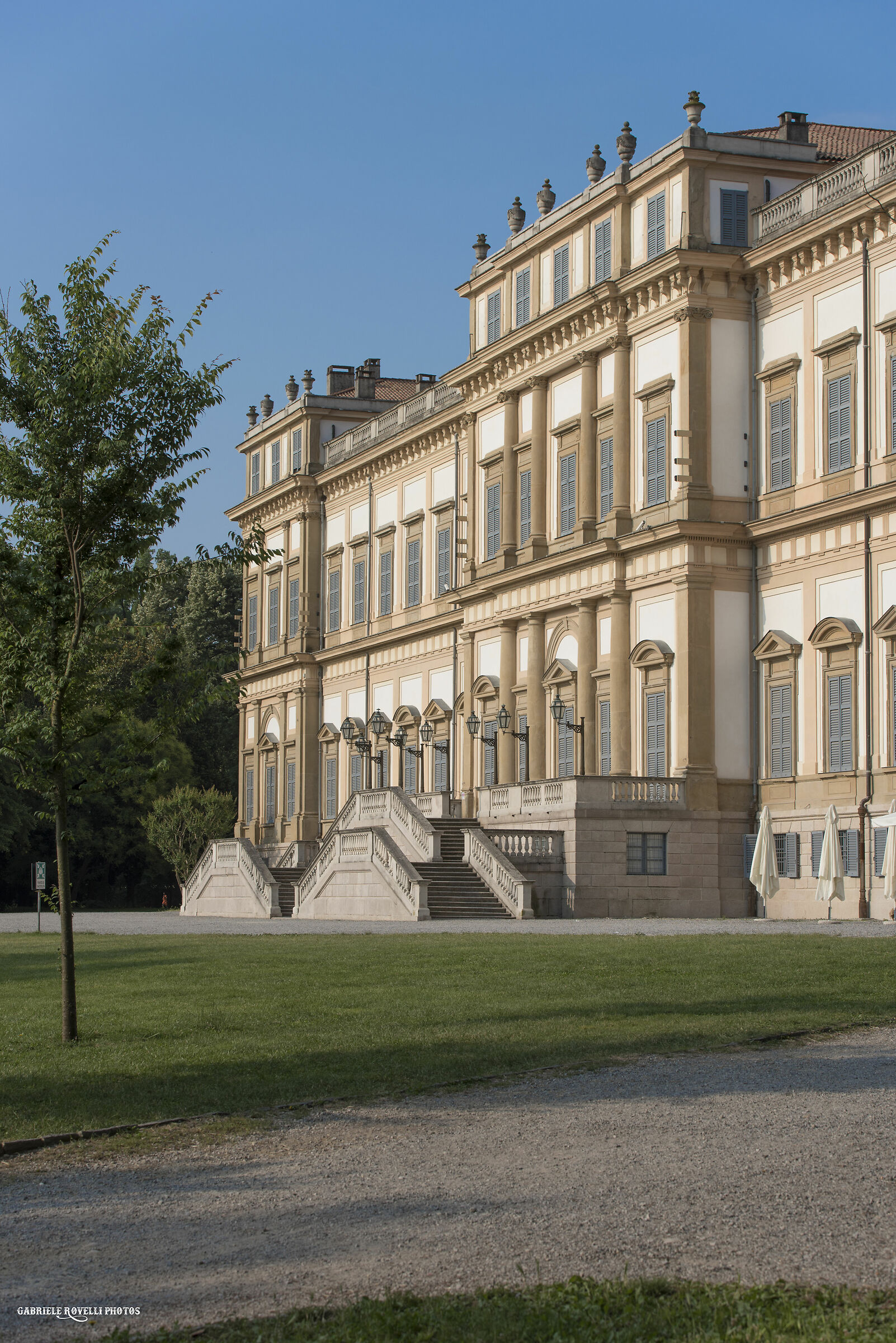 The sun kisses the fantastic royal villa of Monza...