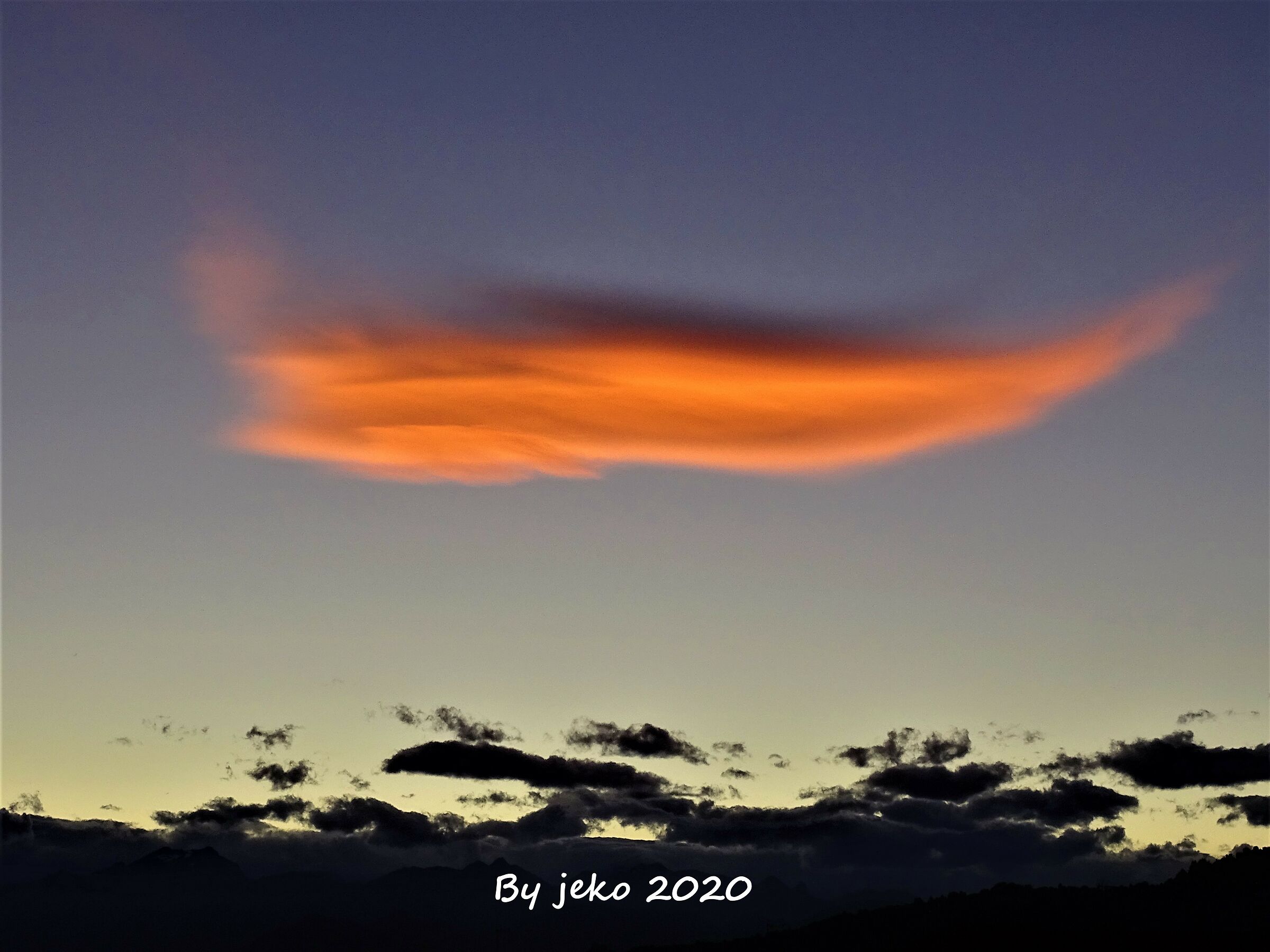 nuvola al tramonto del 05-06-2020...