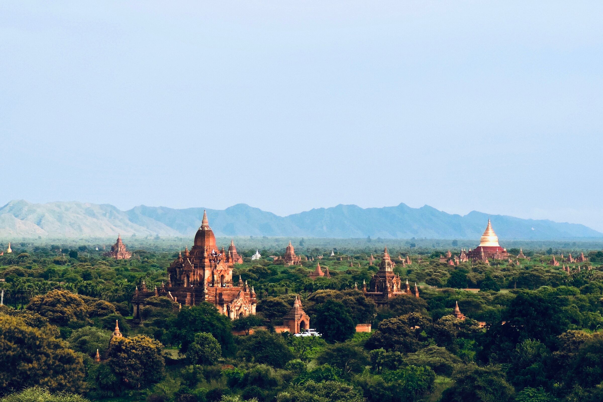 Bagan - The valley of temples in Myanmar...