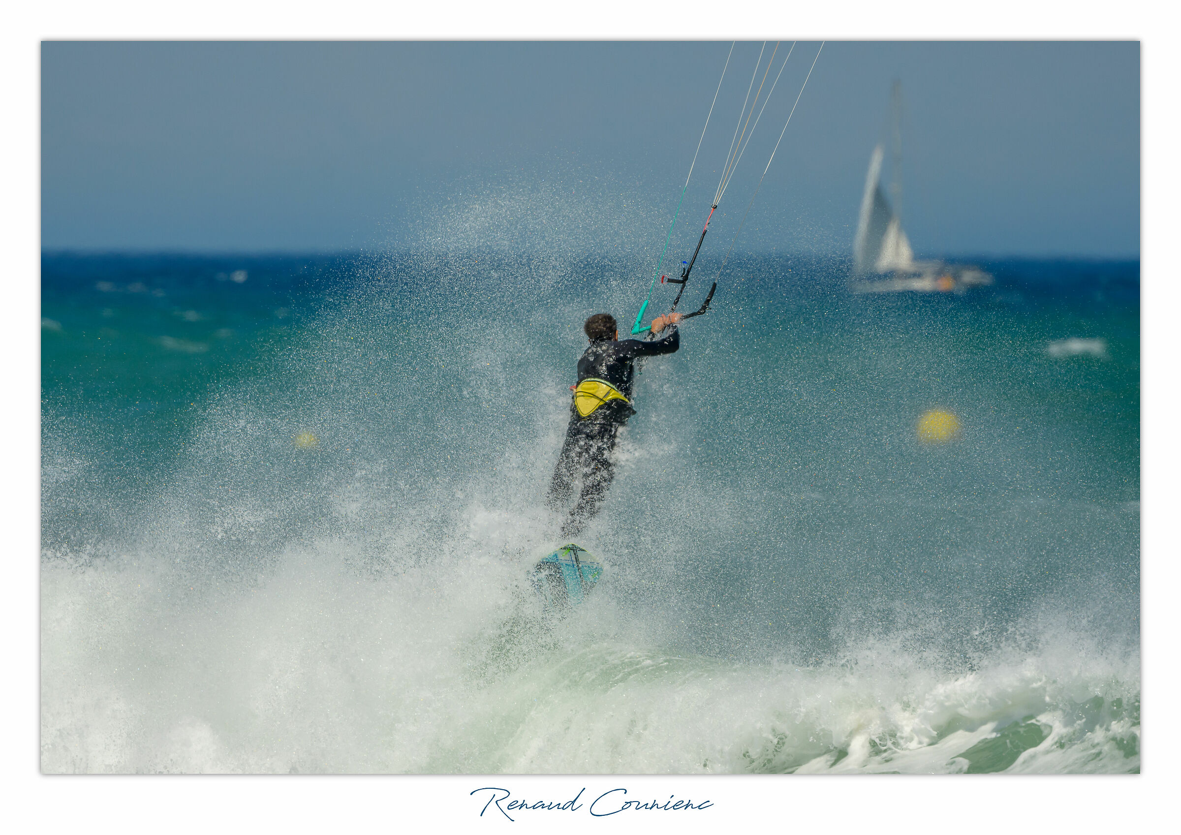 Kitesurf - through the wave...