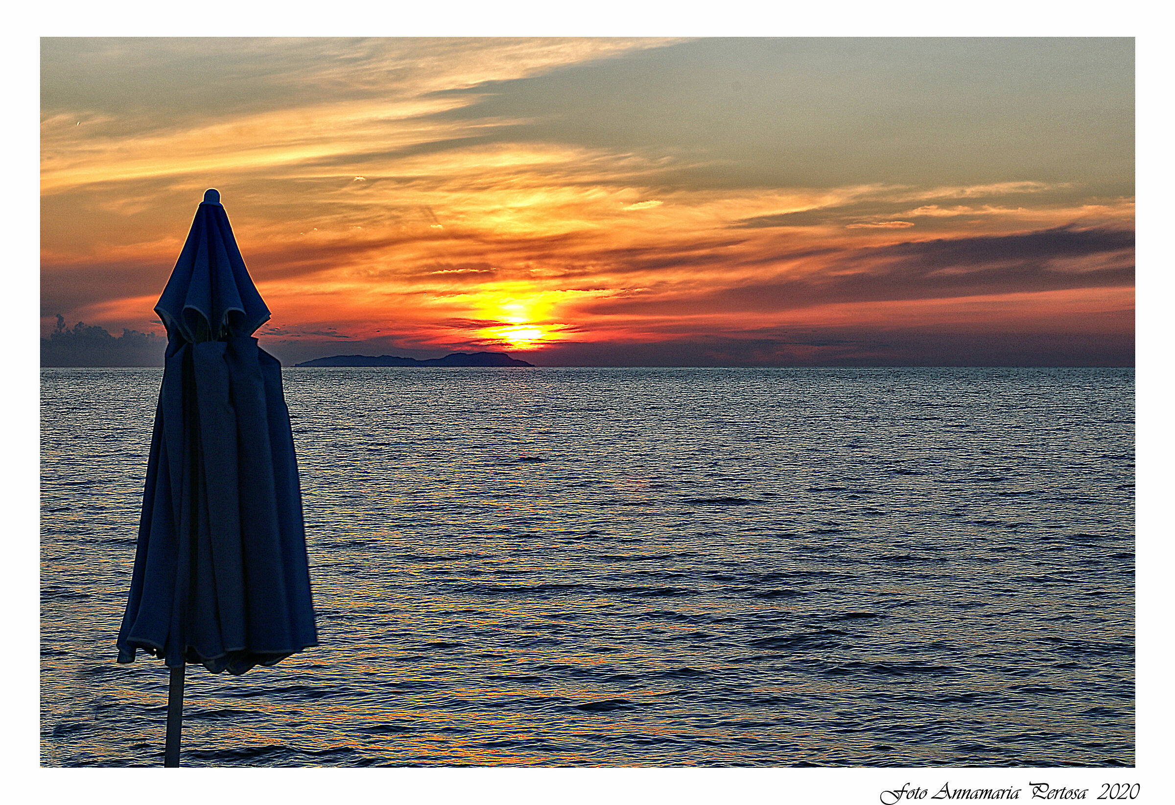 La magia del tramonto sul mare...