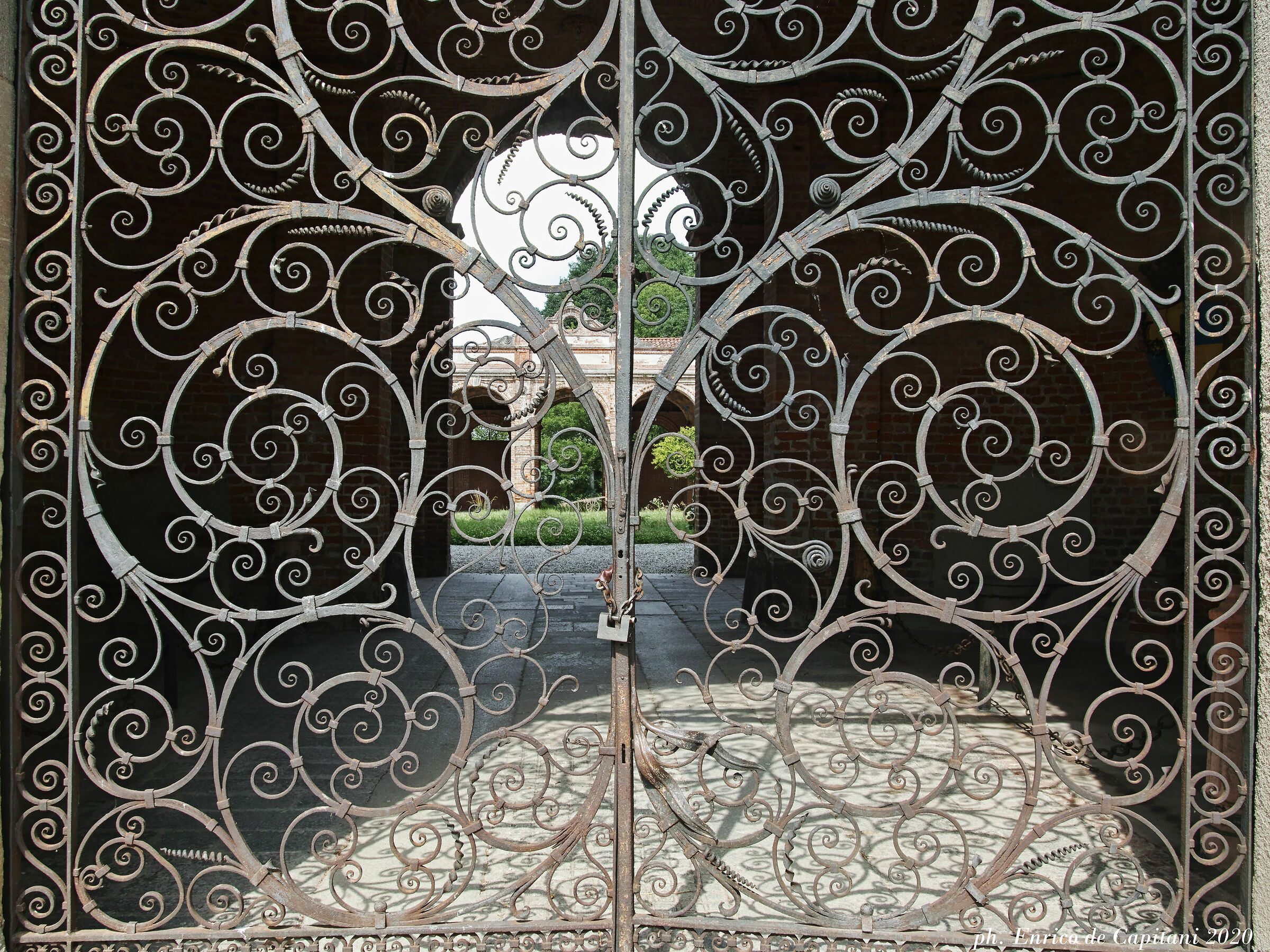 Detail of the gate of Rocca Brivio...
