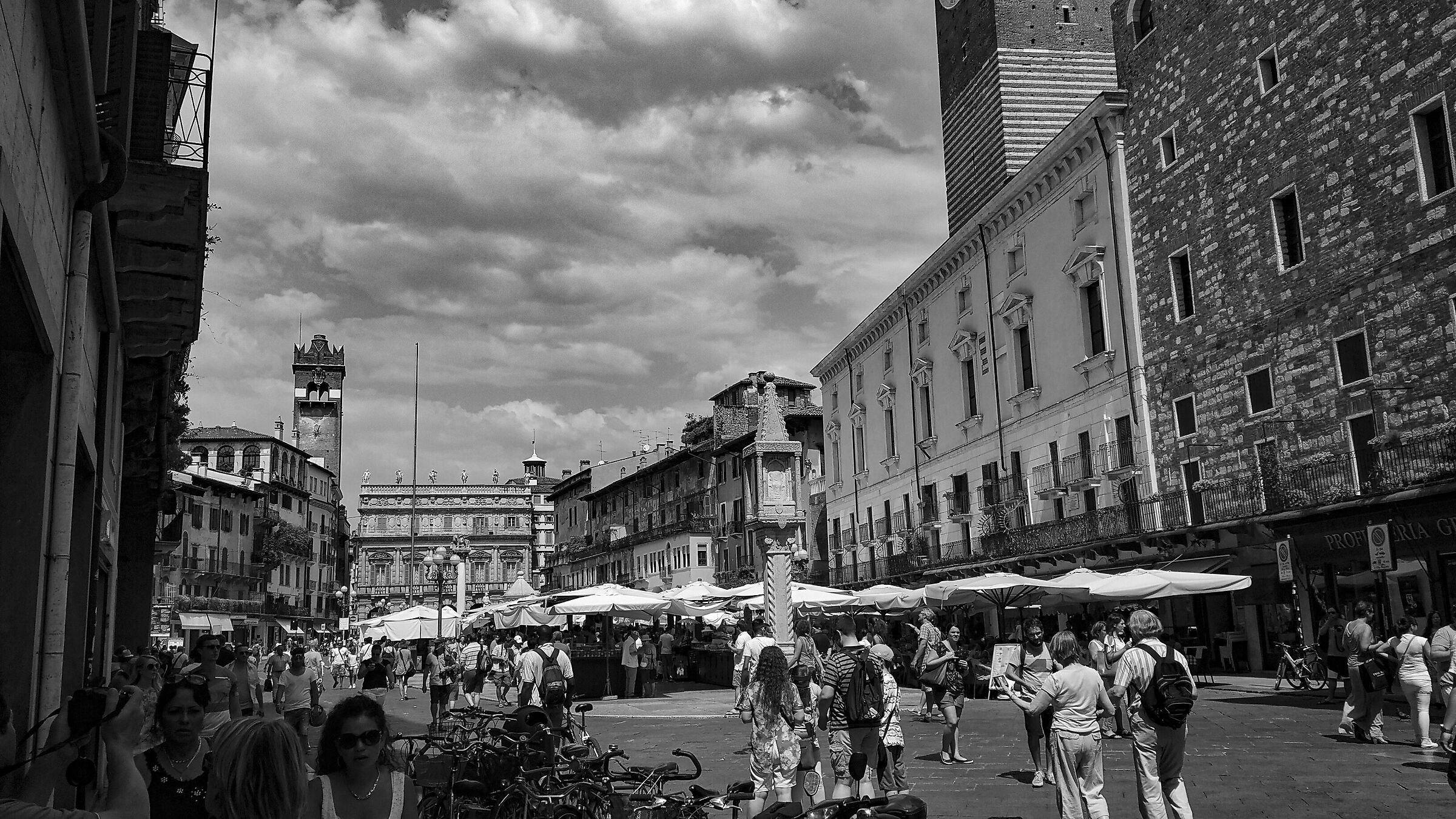 Verona-Piazza delle Erbe...