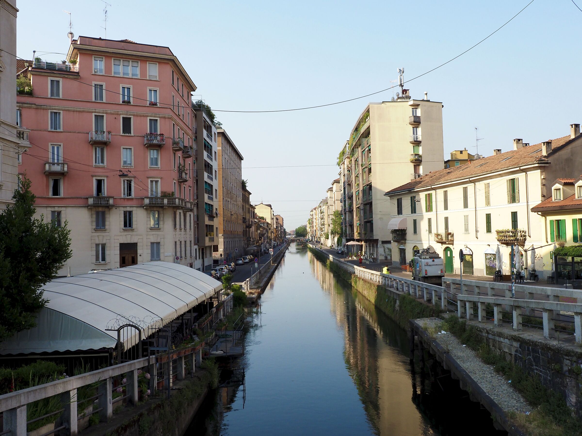 one early summer morning at naviglio Pavese...