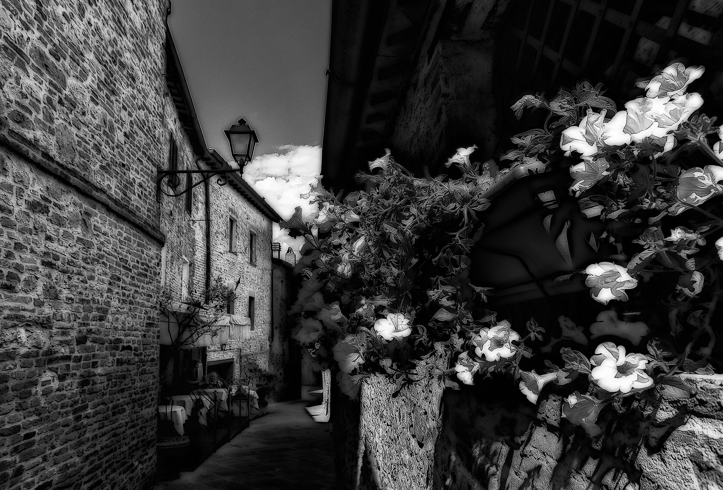 city alley of the pieve (pg)bracketing...