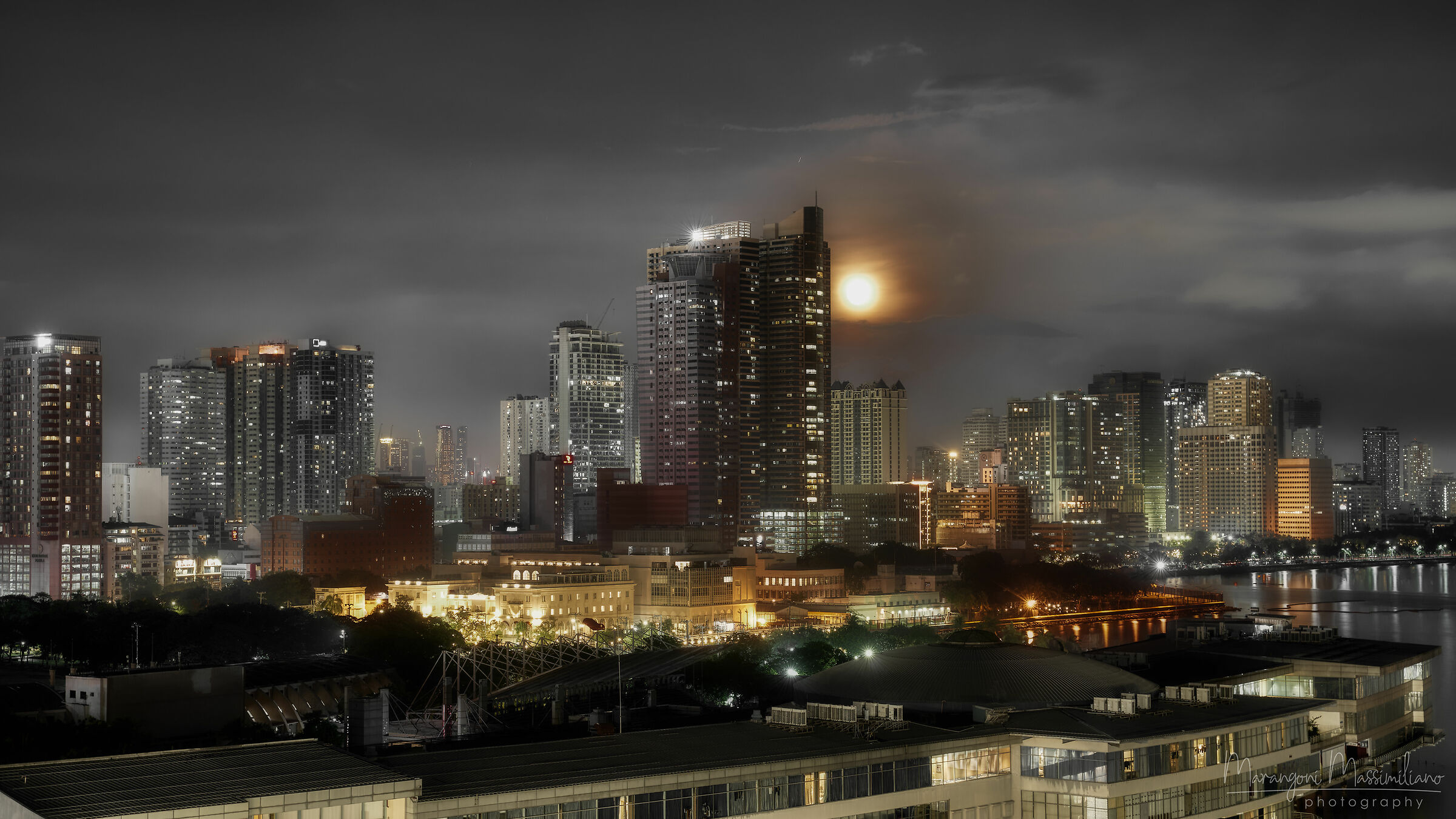 Luce lunare di Manila ...