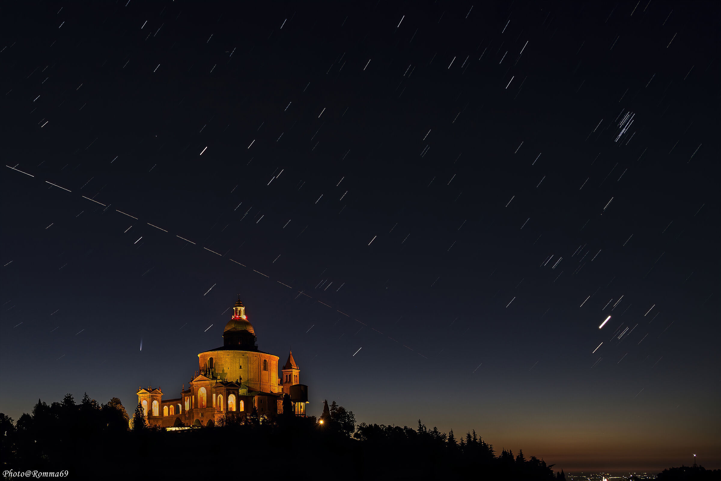 Neowise c/2020 f3 e ISS sul Santuario di San Luca...