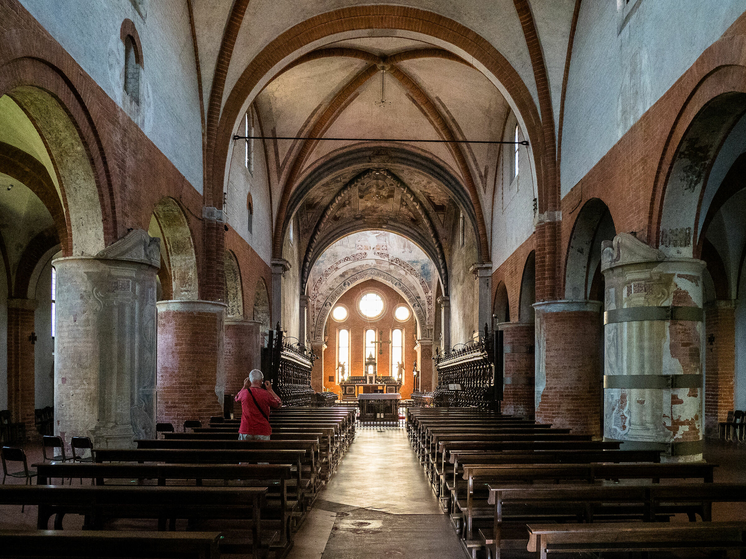 Abbazia di Chiaravalle (interno)...