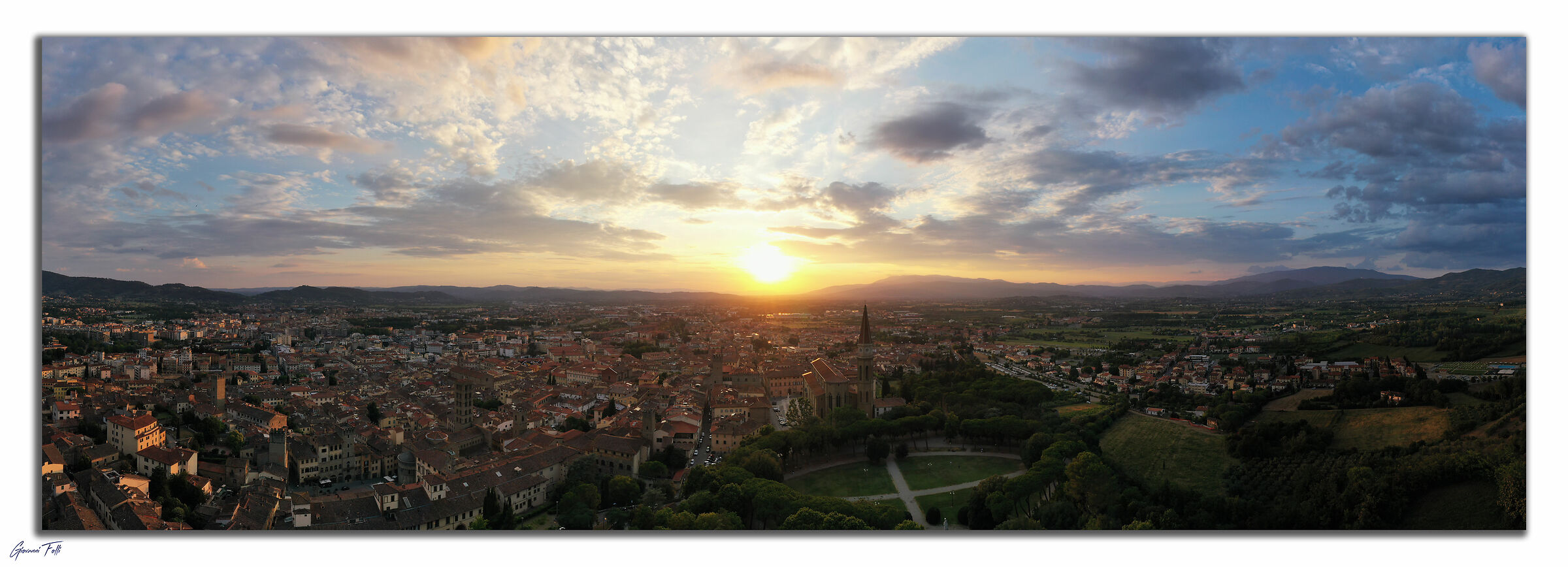 Panoramic Arezzo at sunset ...