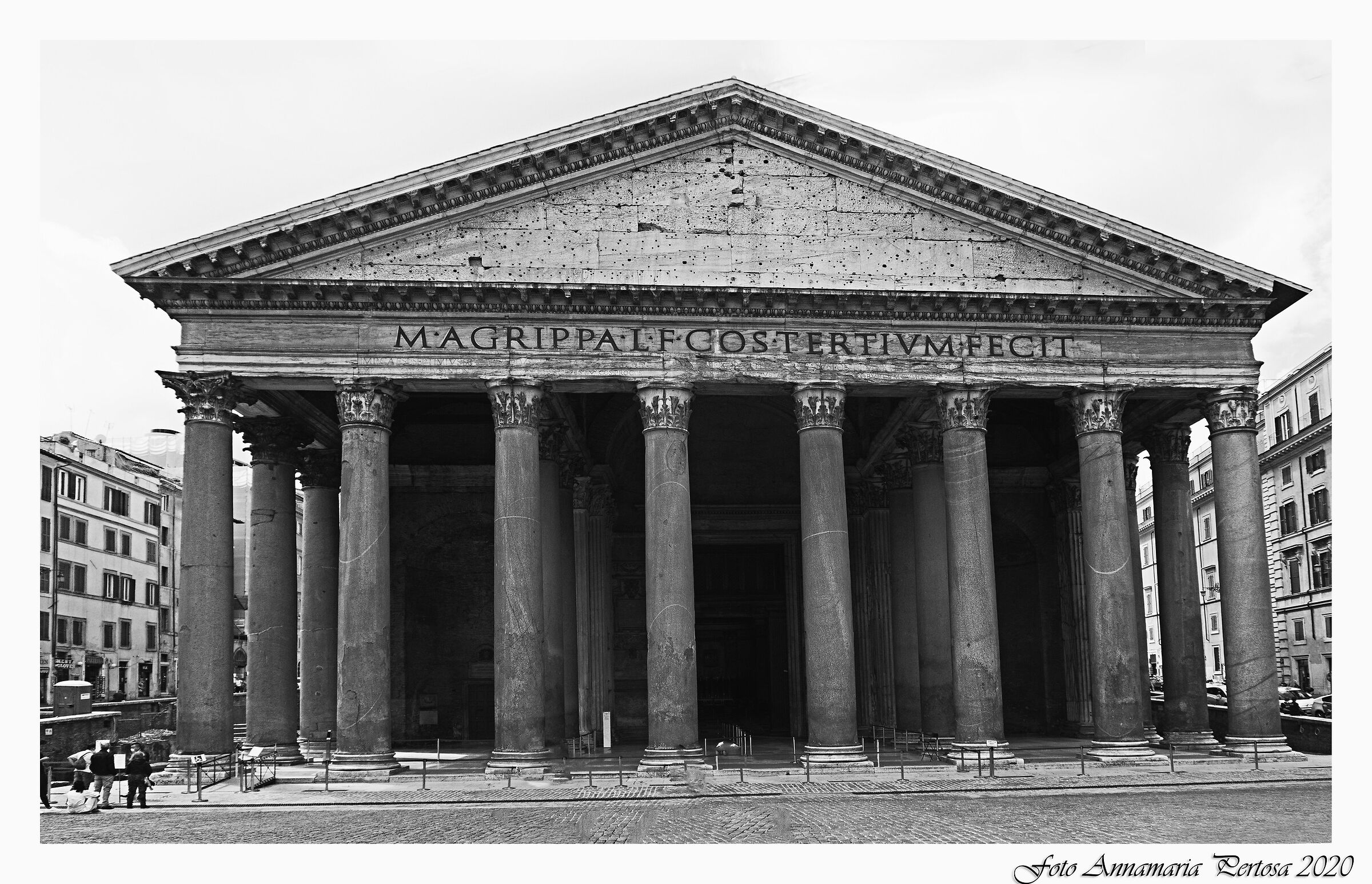 The Pantheon never again so deserted...