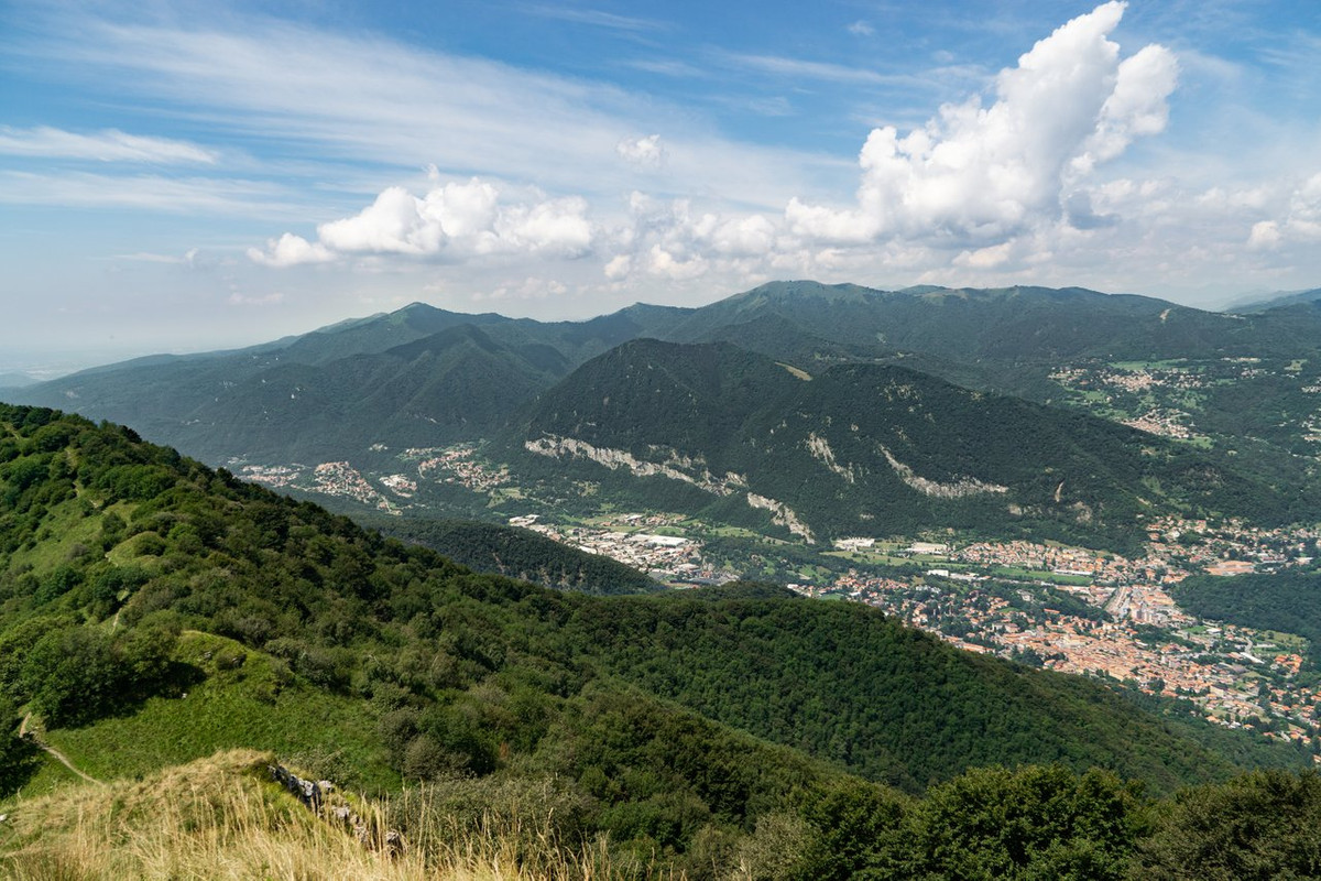 Monte Cornizzolo - Veduta in Ravella e Canzo...