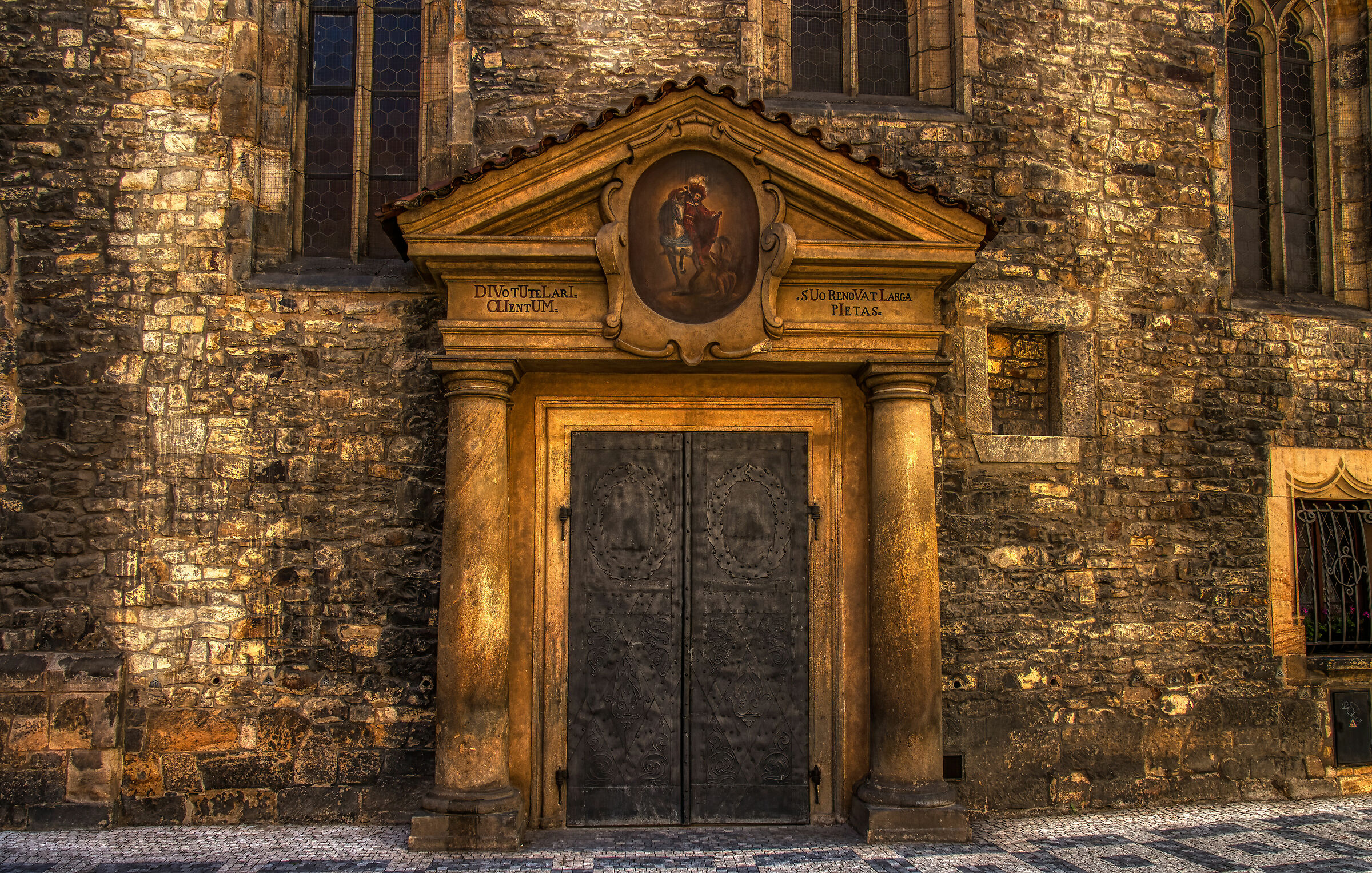 Porta della Chiesa di St.Martin a Praga...