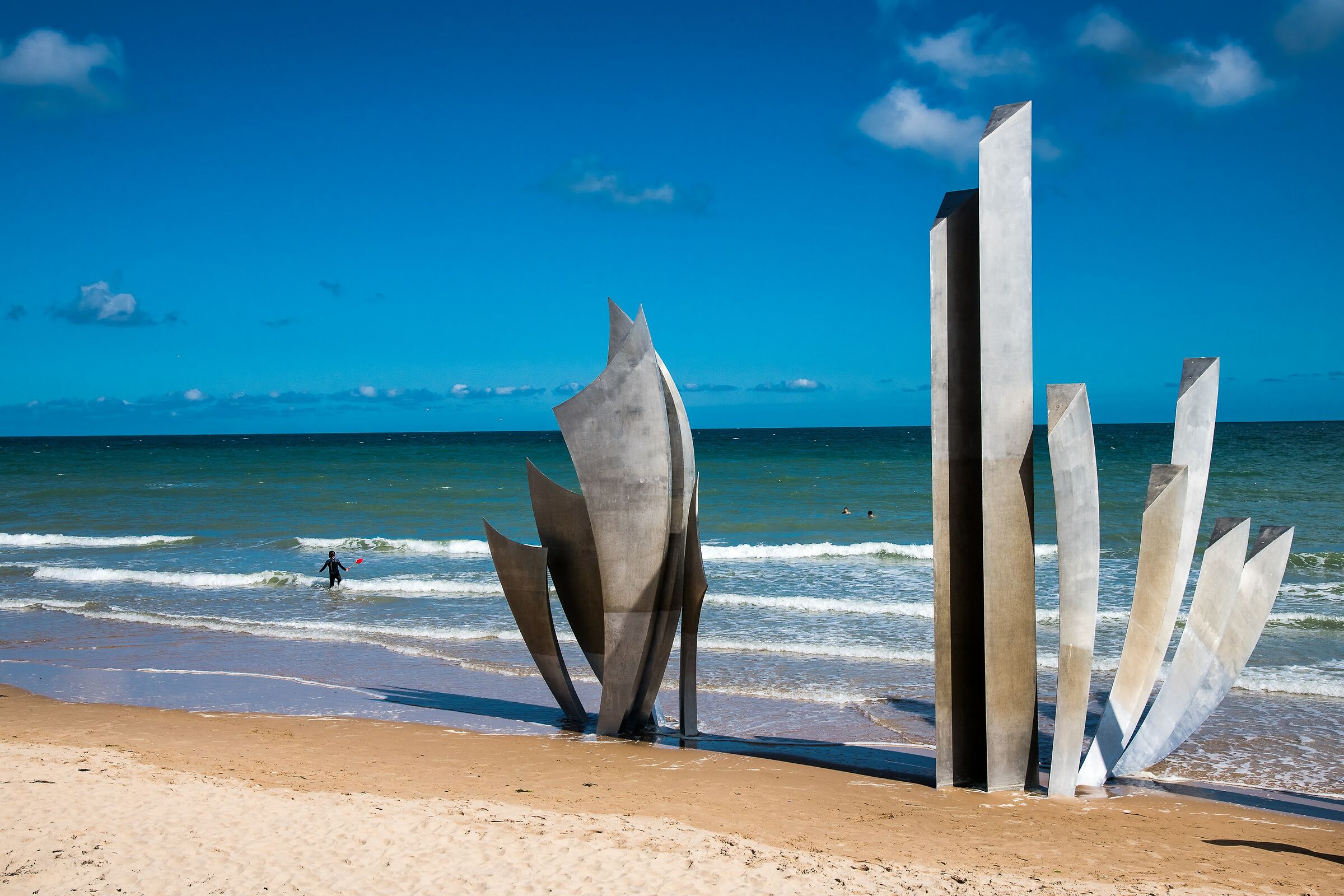 OMAHA BEACH- MONUMENT DEDICATED TO "LES BRAVES"...