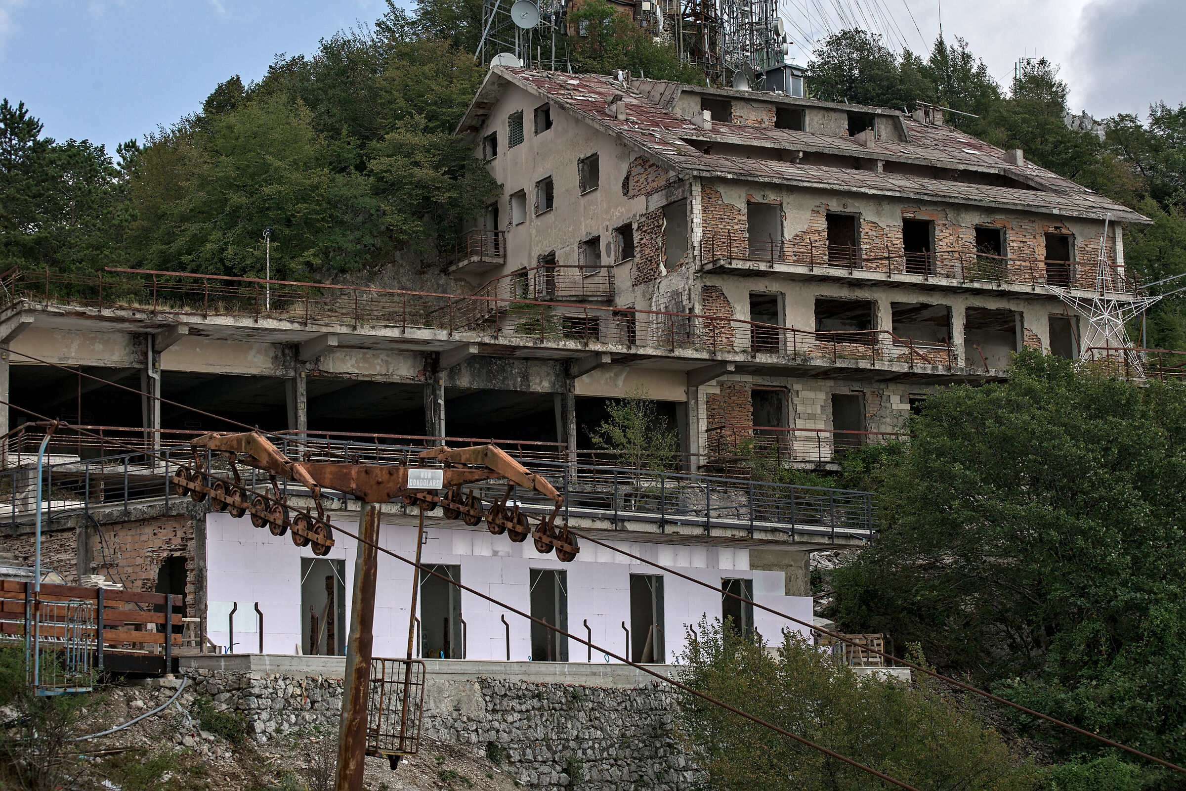 Ruins of the hotel on top of Mount Gennaro (RM)...