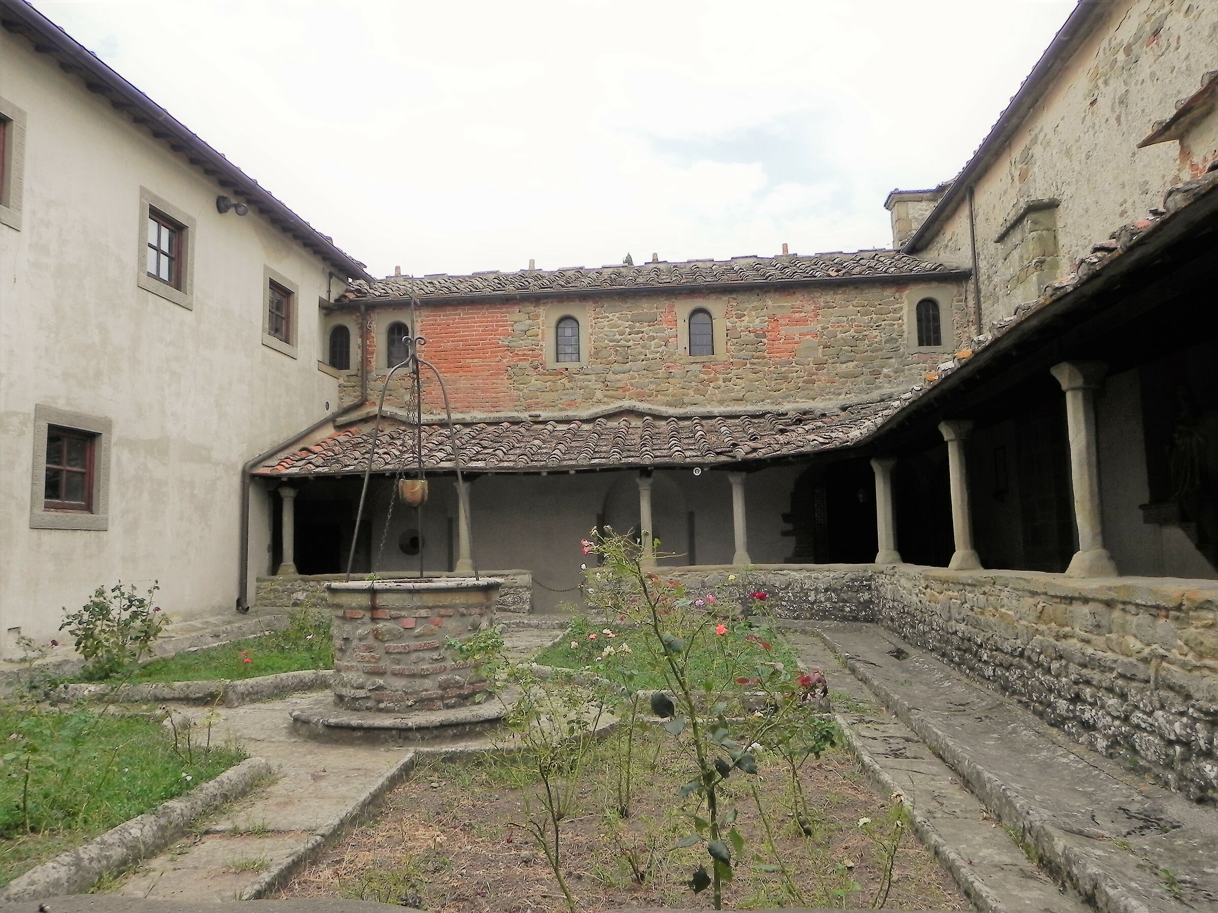 chiostro di san francesco a fiesole, eretto dal 1200...