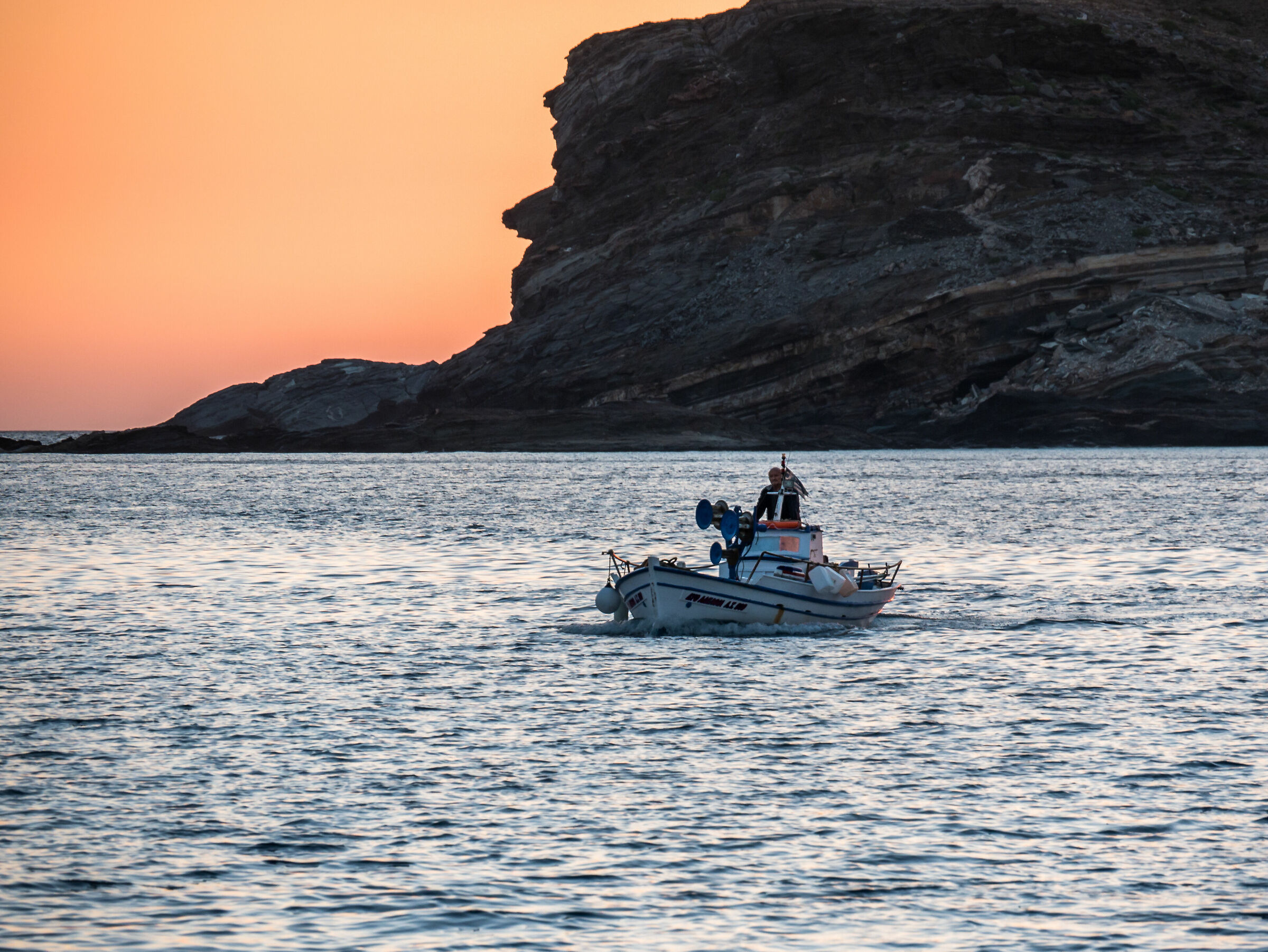 Pescatore all'alba- Tinos Island - Grecia...