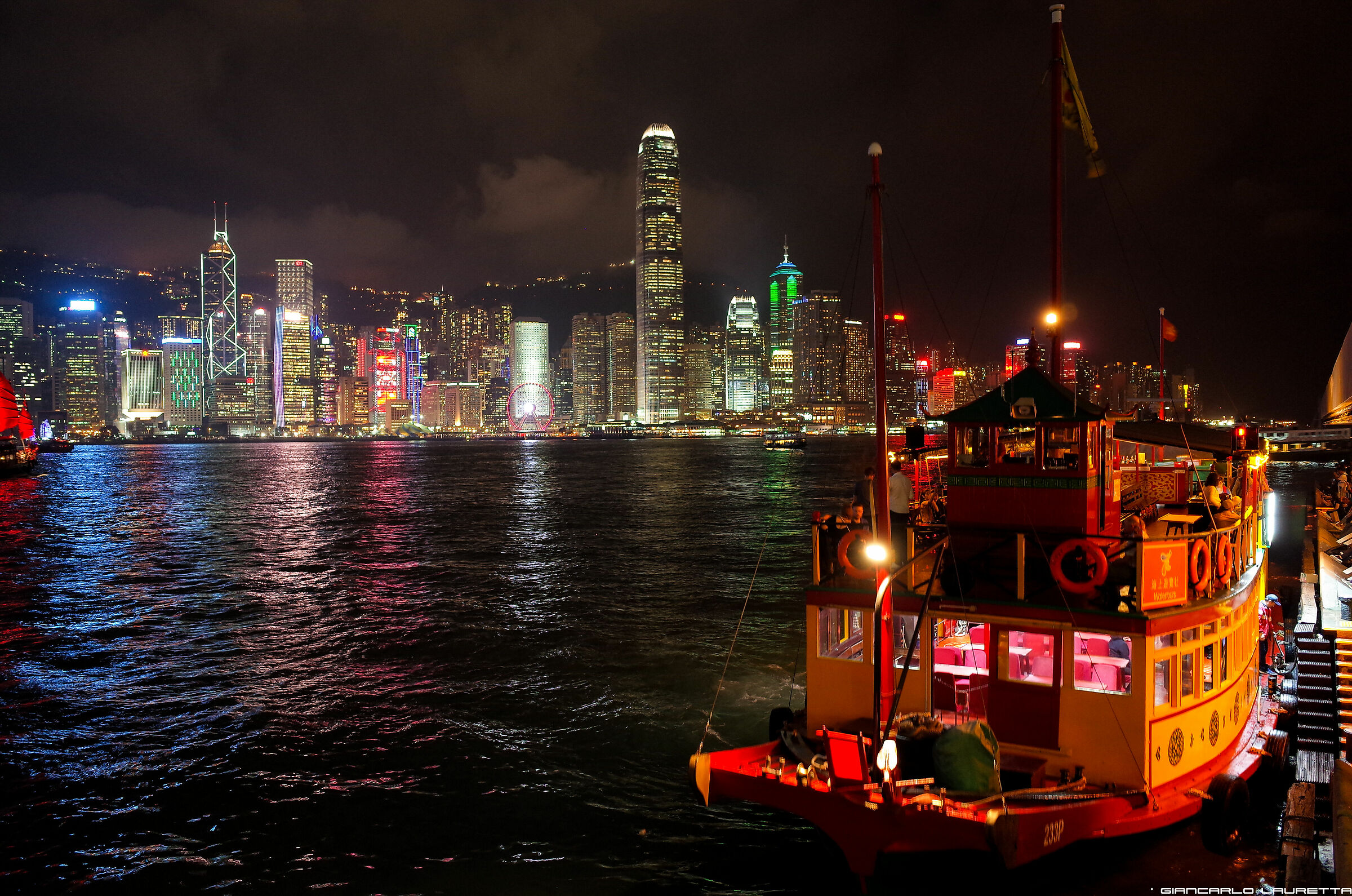 HK by night...