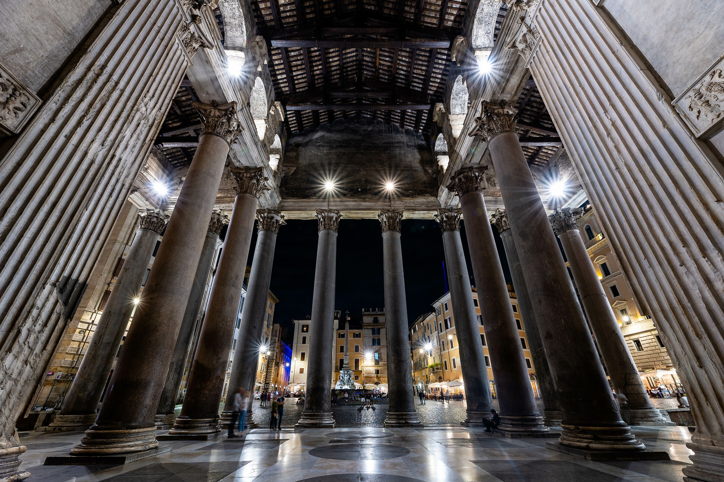 Il colonnato del Pantheon...