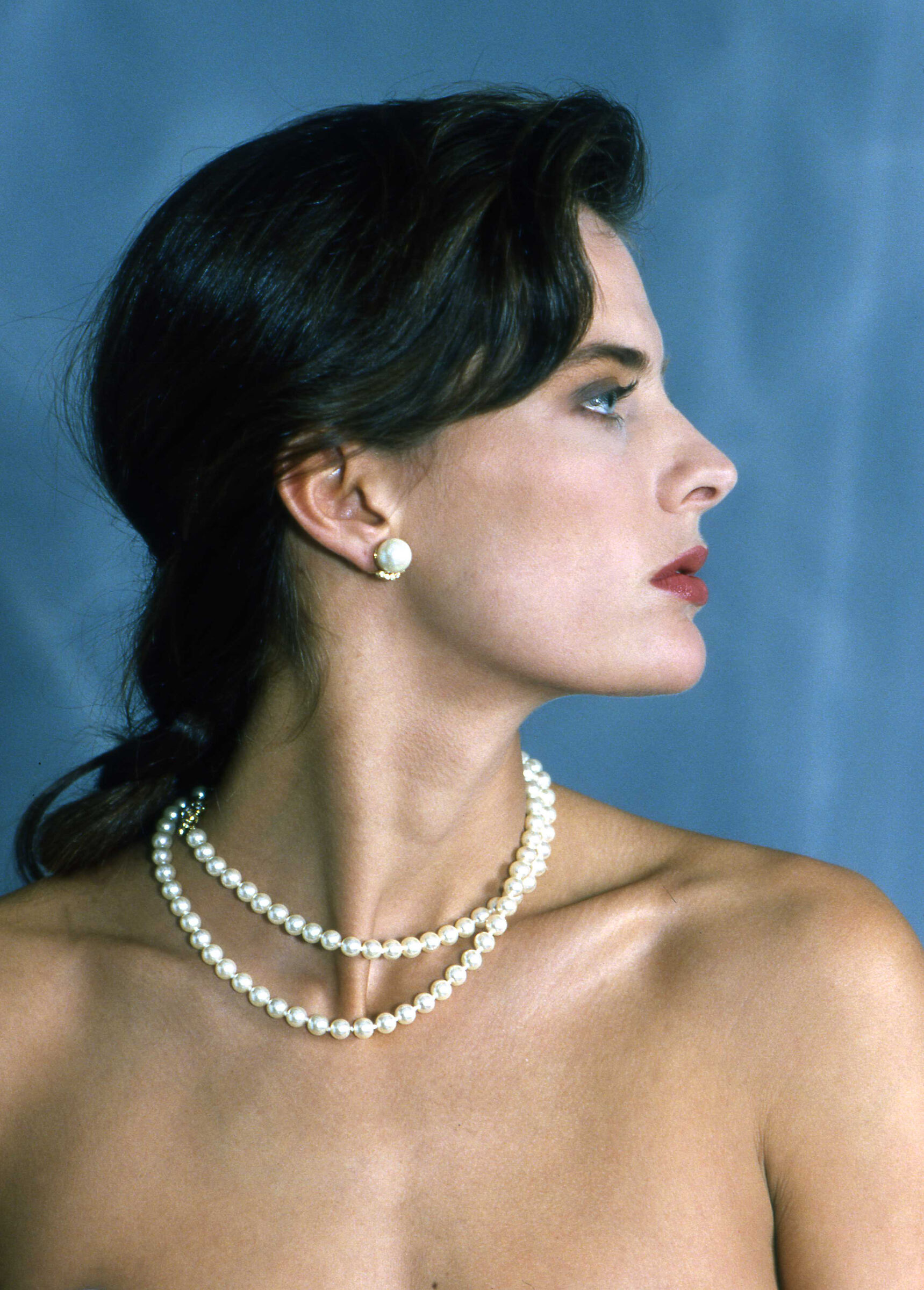 profile with pearls...