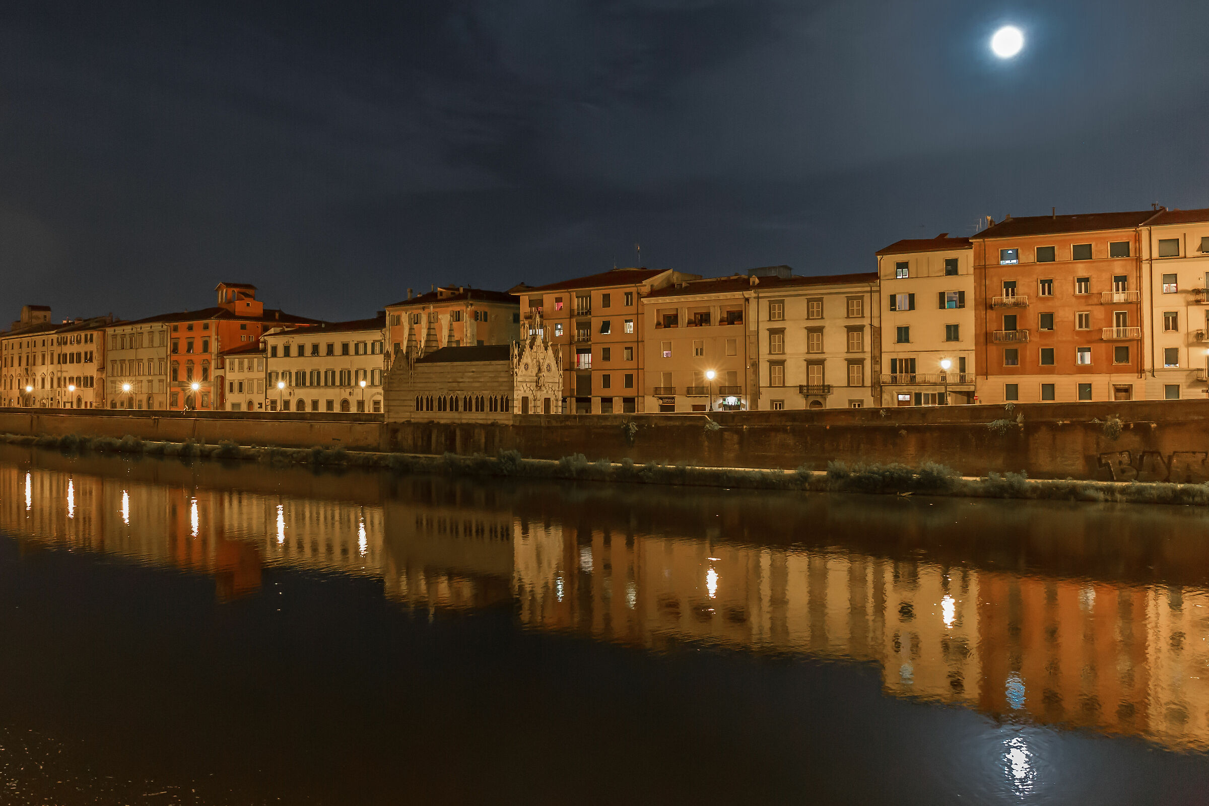 Moon on the Arno...