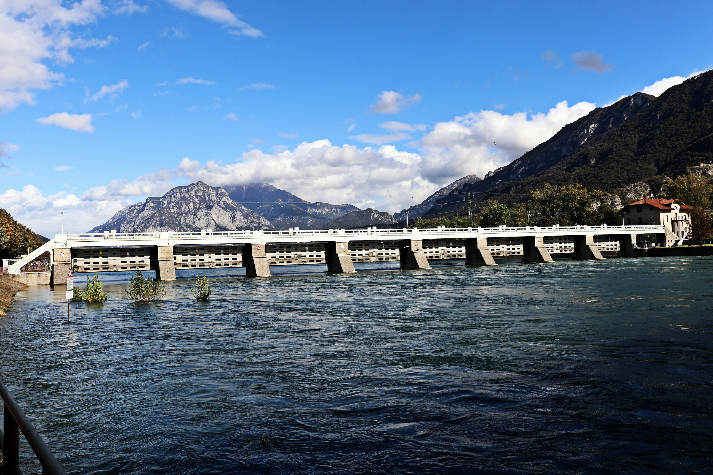 The dam that regulates Lake Como...