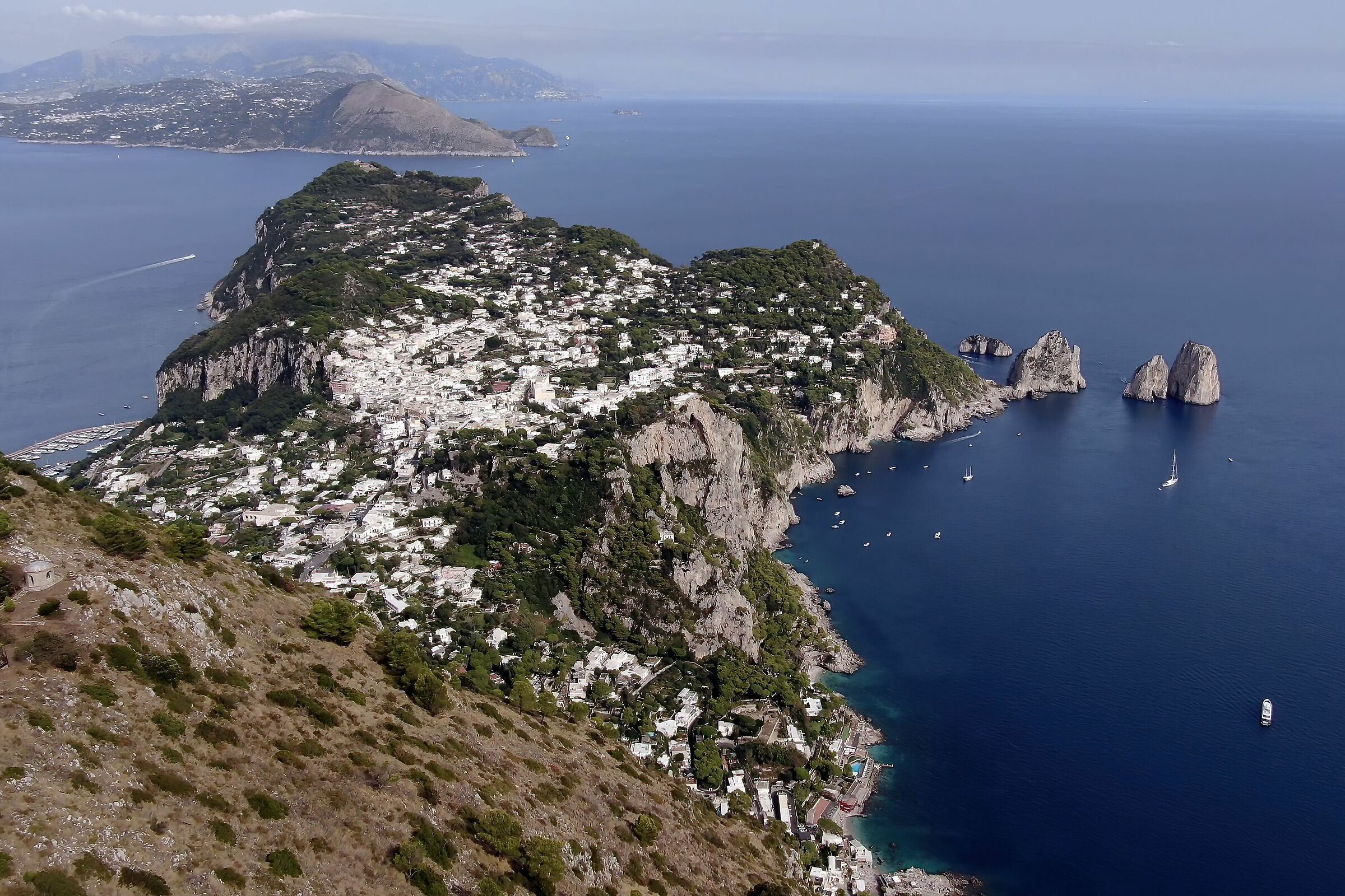 Veduta di Capri dal Monte Solaro...