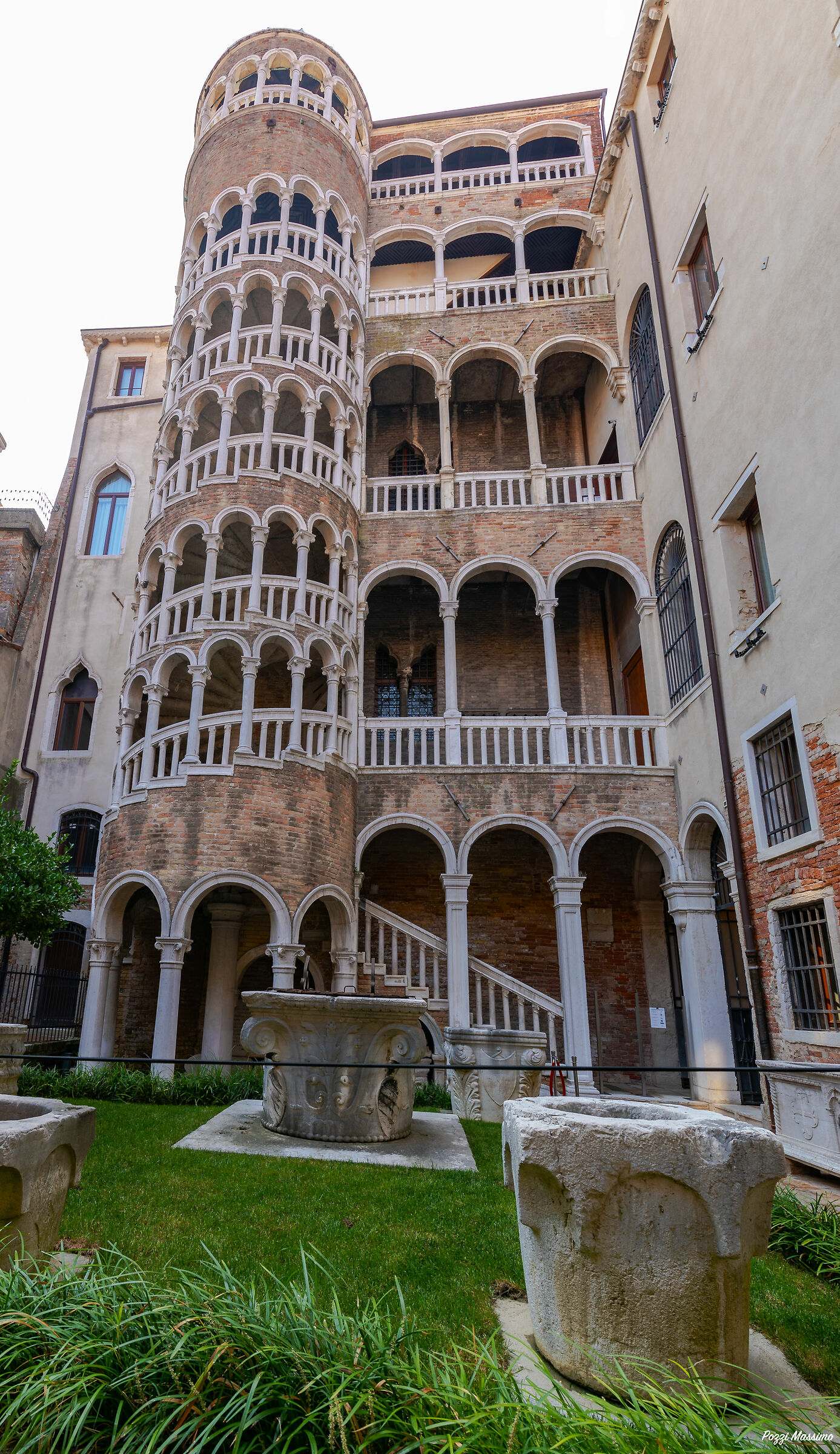 scala del bovolo (Venezia)...