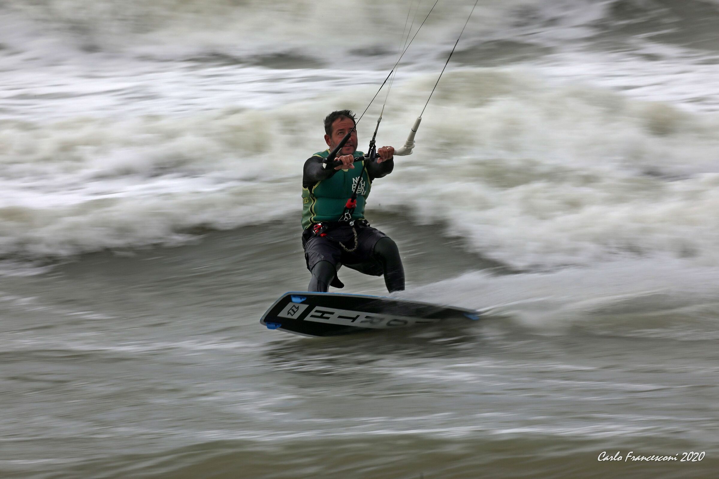 Kite surf in Viareggio choppy effect...