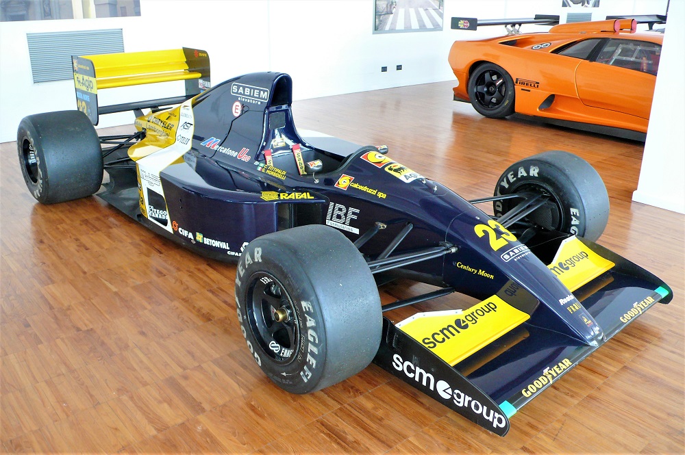 F1 CAR WITH LAMBORGHINI ENGINE...