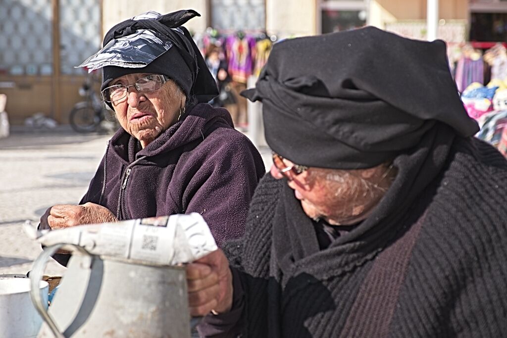 Venditrici di Caldarroste...