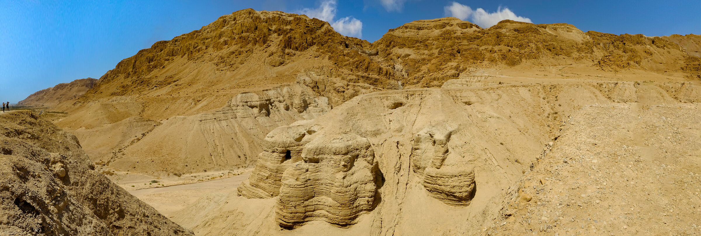 Qumran the places of the Bible...