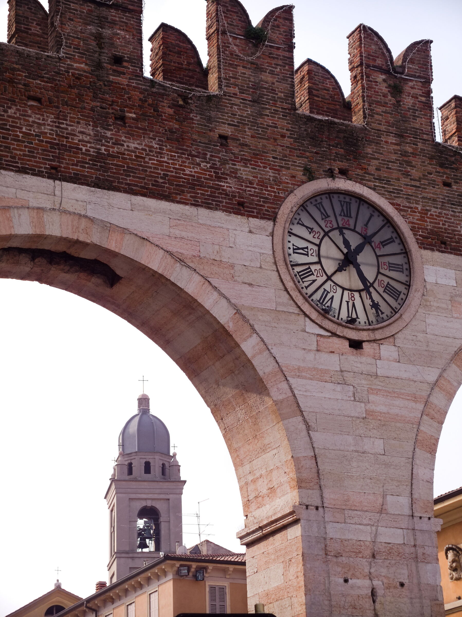 Clock in Piazza Bra...